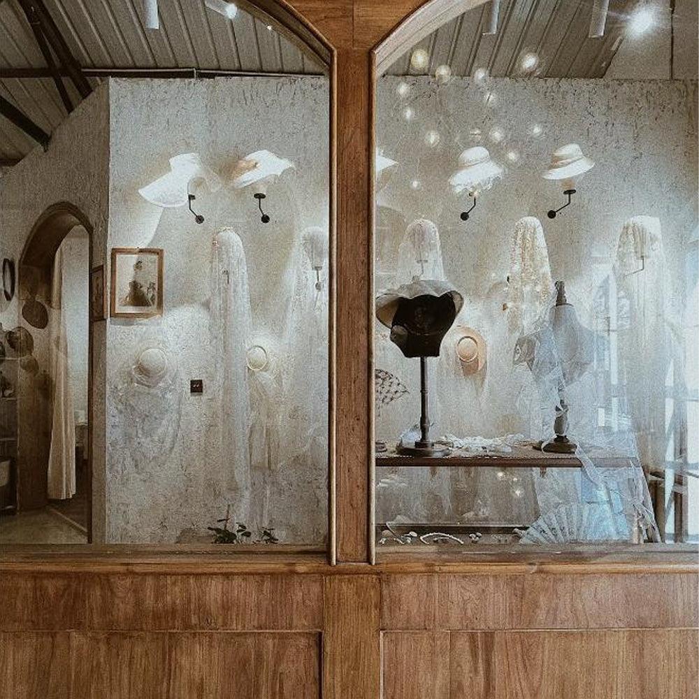White Linen Suede Wall Mounted Female Mannequin Head,Mannequin Hat Holder,Model Fabric Head for Hats Display Wigs Display Crowns Display