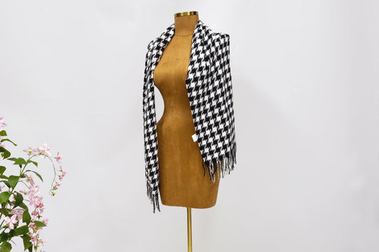 How the DELIANG Brown Suede Female Torso Mannequin Elevates Fashion Display?