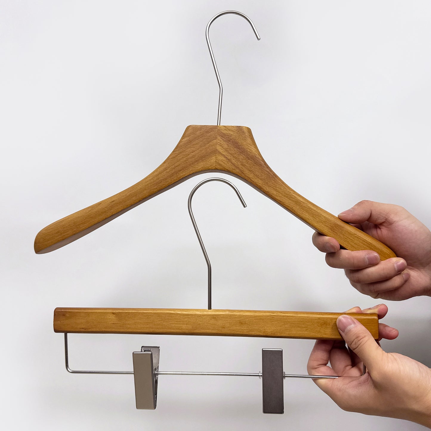 DE-LIANG Luxury Brown Wooden Hangers