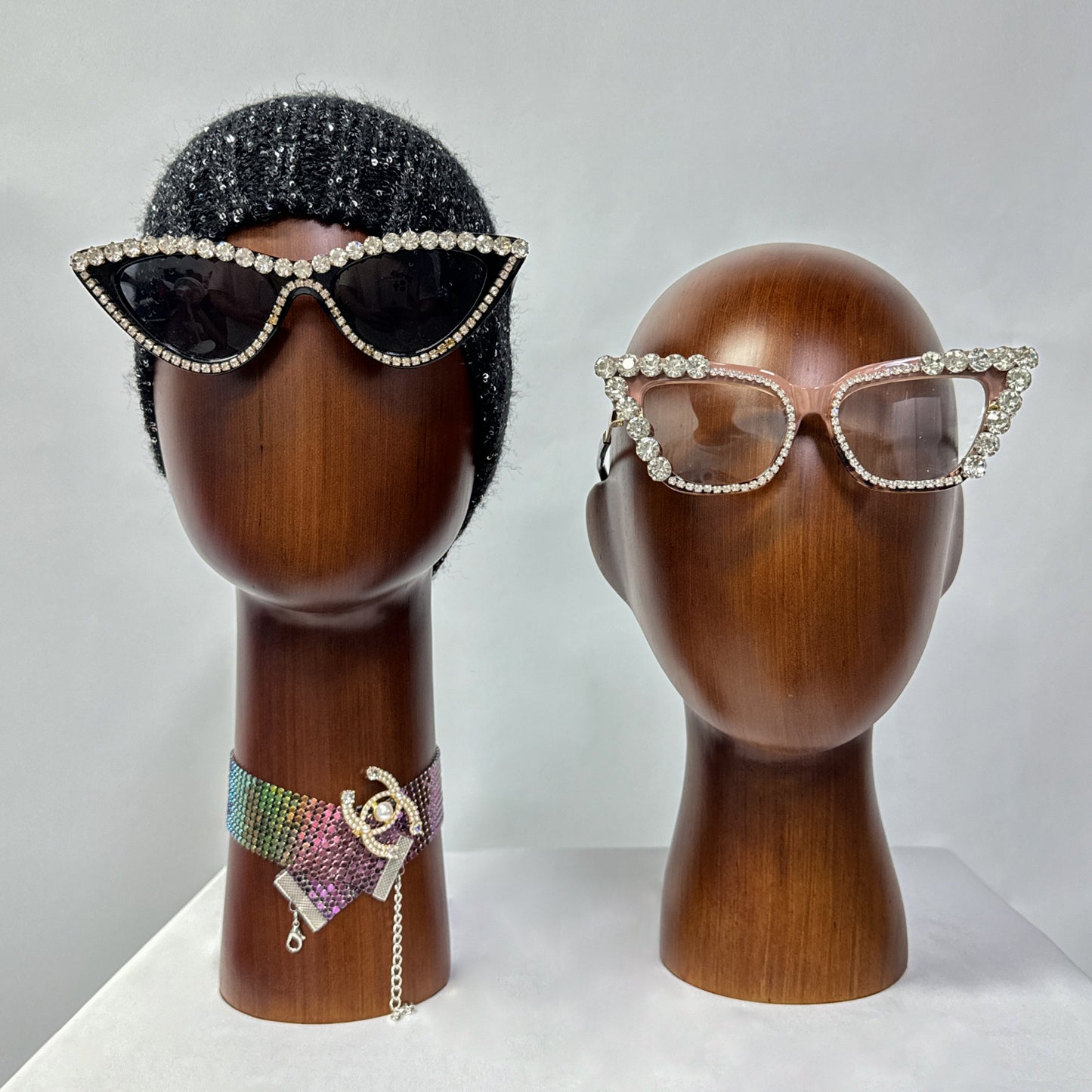 New Vintage Brown Wooden Head Mannequin, Solid Wood Hand Head Dress Form With Ear, Hat Wig Display Wood Mannequin ModelWiden Base, 32/37CM DE-LIANG
