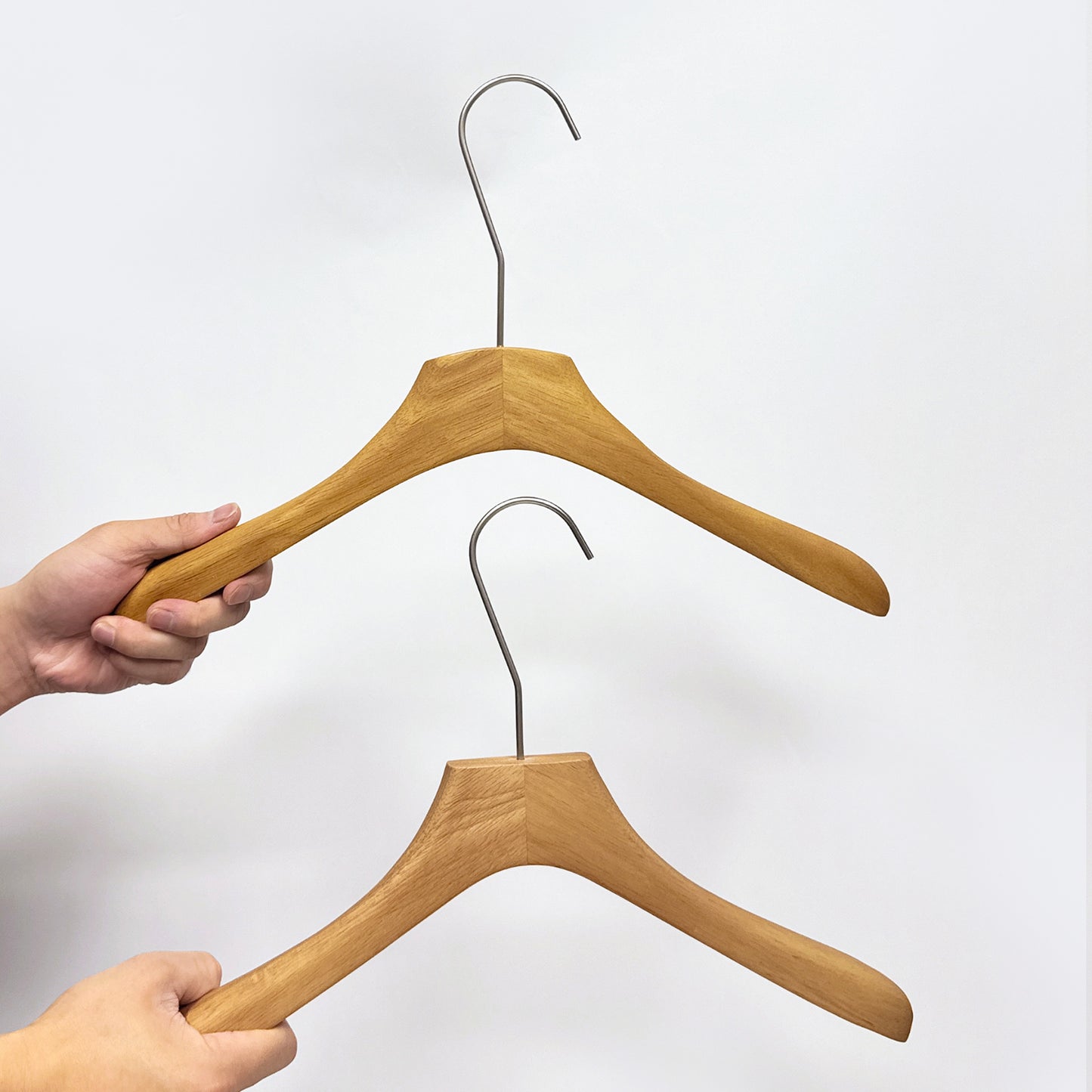 DE-LIANG Luxury Brown Wooden Hangers