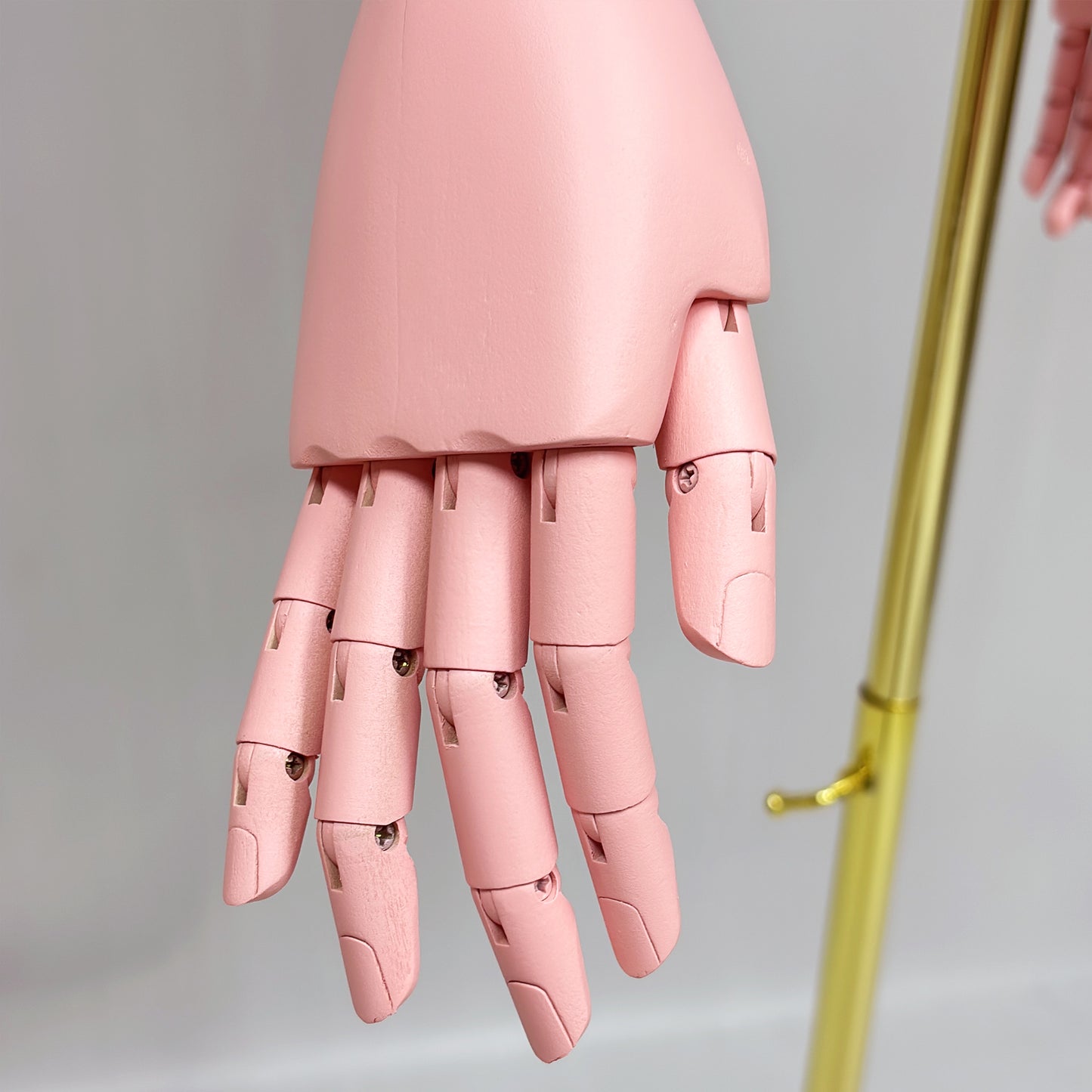 DE-LIANG Lilac Leather Female Half Body Mannequin with Arms & Gold Base – Luxury Dress Form Torso, Fiberglass Display Model for Boutique Clothing, Jewelry & Fashion Window Display