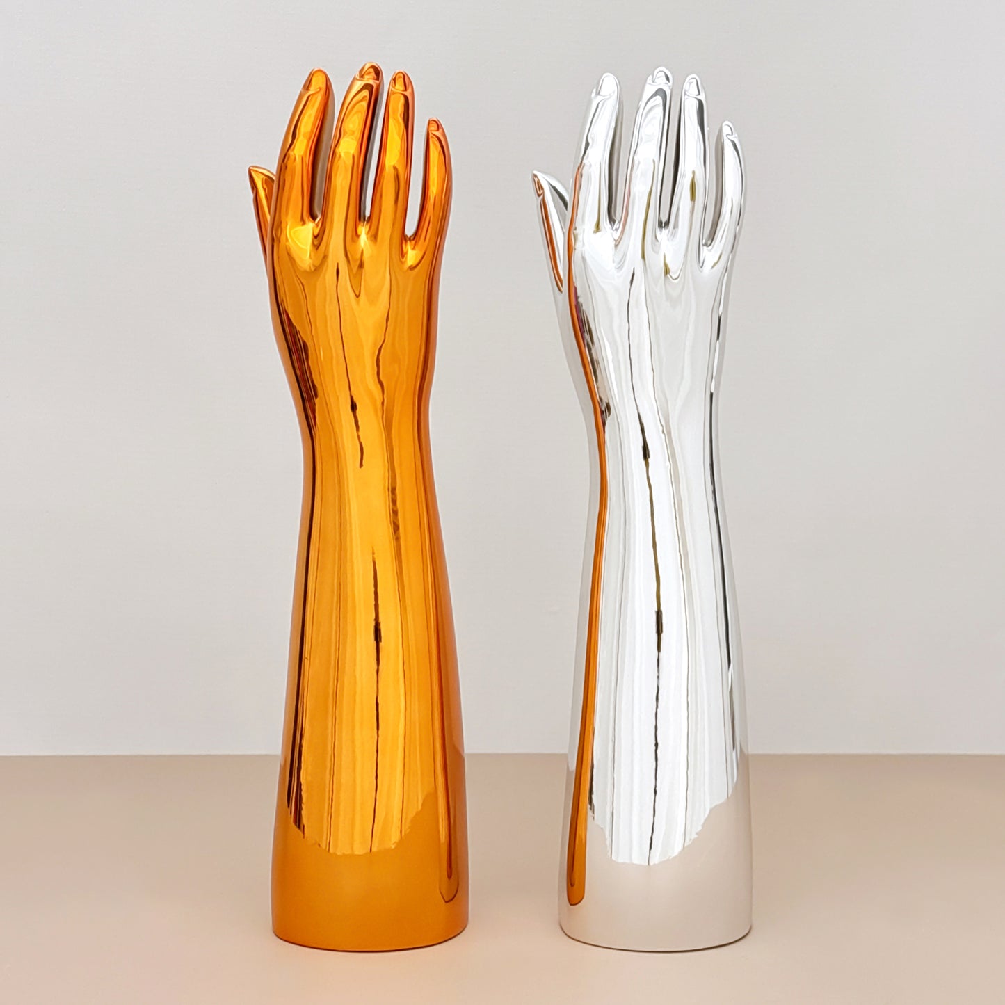 DE-LIANG Female Male Mannquin Hand, Wrist Brace Hands Mannequin, Elbow Wrist Protection Jewelry Display Stand, JewelryRose Gold&Chrome Silver*1pcs
