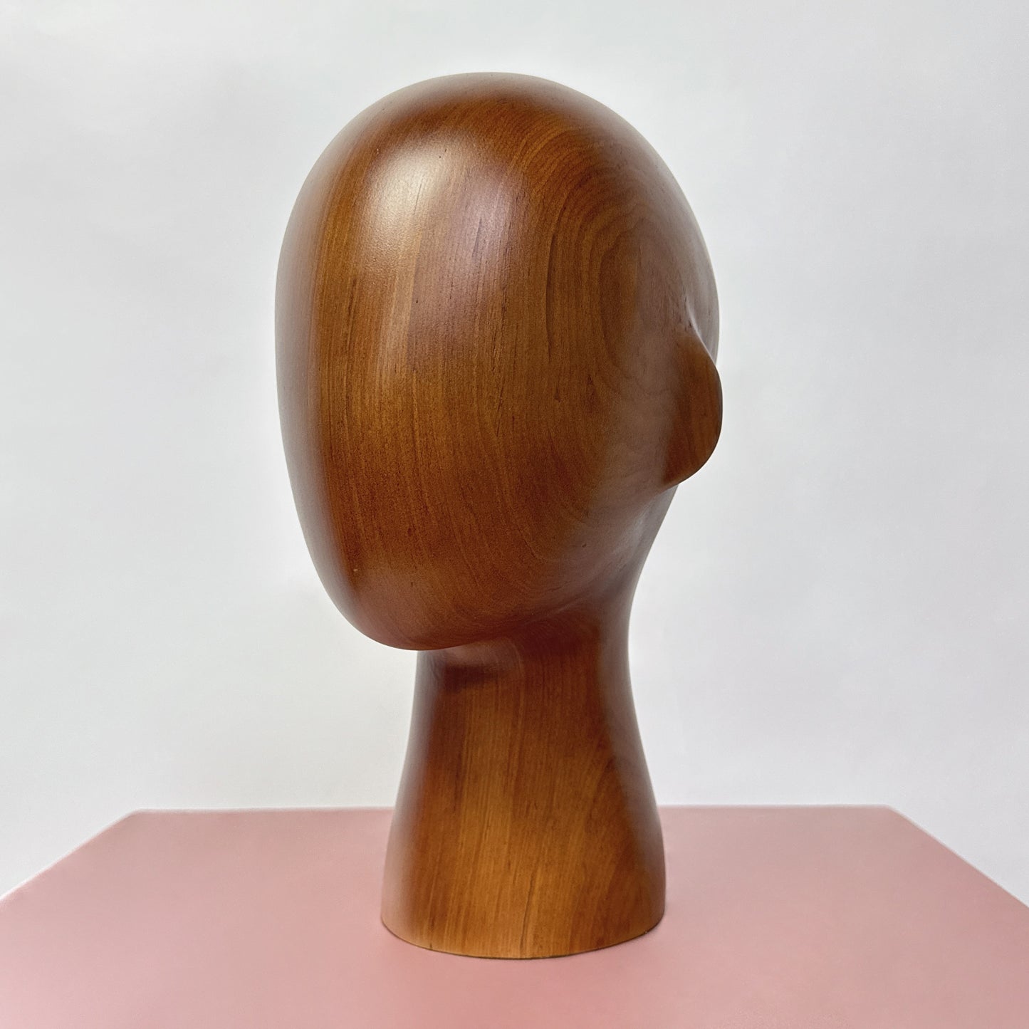 New Vintage Brown Wooden Head Mannequin, Solid Wood Hand Head Dress Form With Ear, Hat Wig Display Wood Mannequin ModelWiden Base, 32/37CM DE-LIANG