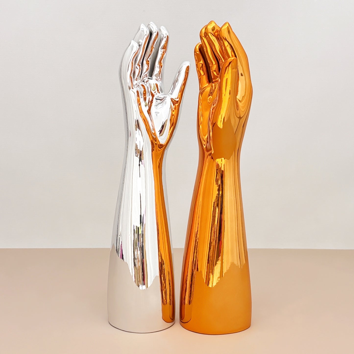DE-LIANG Female Male Mannquin Hand, Wrist Brace Hands Mannequin, Elbow Wrist Protection Jewelry Display Stand, JewelryRose Gold&Chrome Silver*1pcs