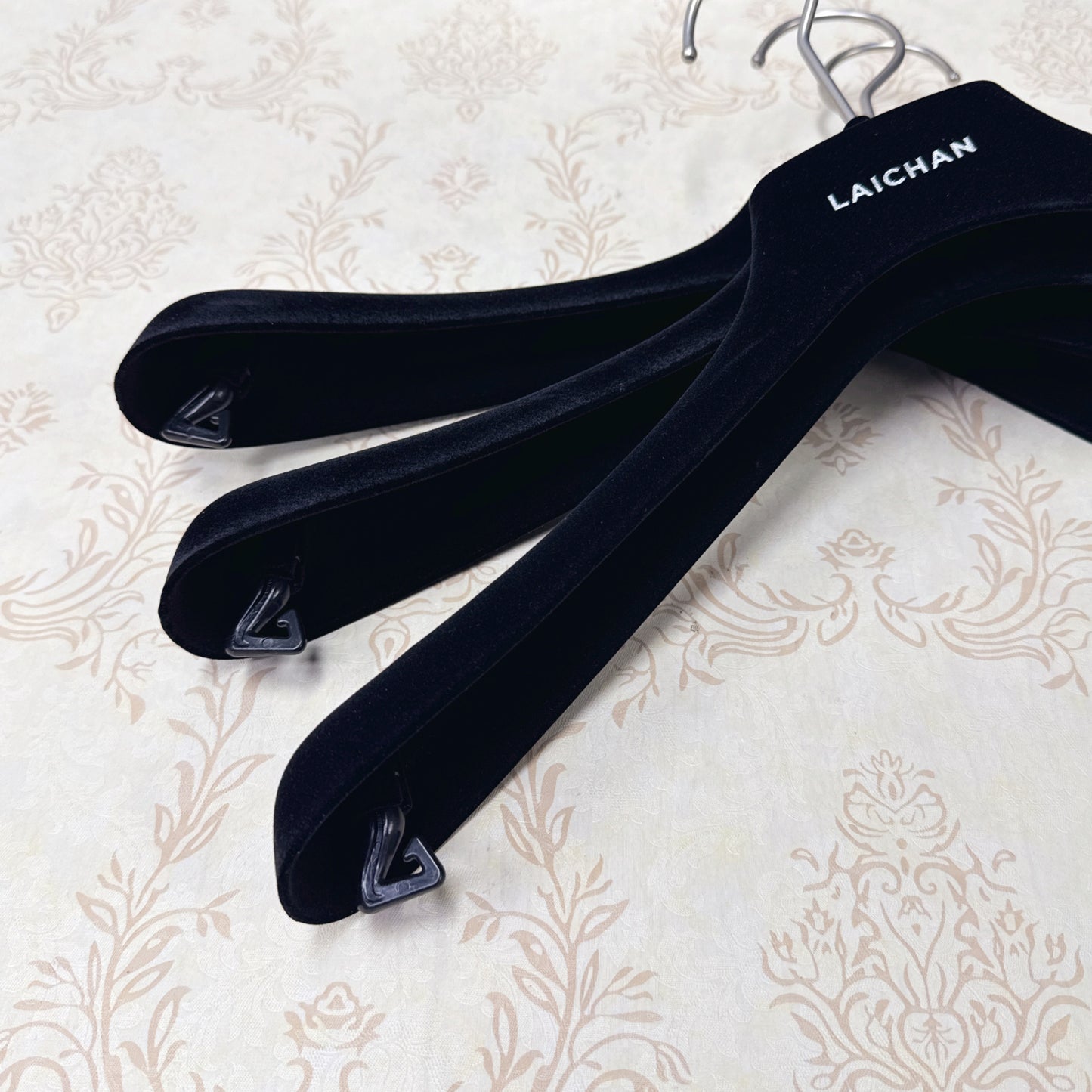 Luxury Black Velvet Hangers,Velvet Coat Hangers,Clothing Display Rack,Bottom Clip Pant clothing hanger,Non-Slip Hangers,Space Saving Clothes Hangers