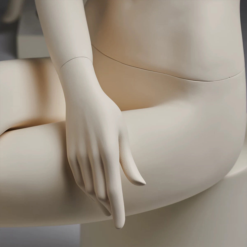 DE-LIANG Face Female Full Body Mannequin,Beige Color Display Fiberglass Dress Form with Torso Display, Modern Posing Mannequin for Fashion Boutiques & Window Displays DL0169