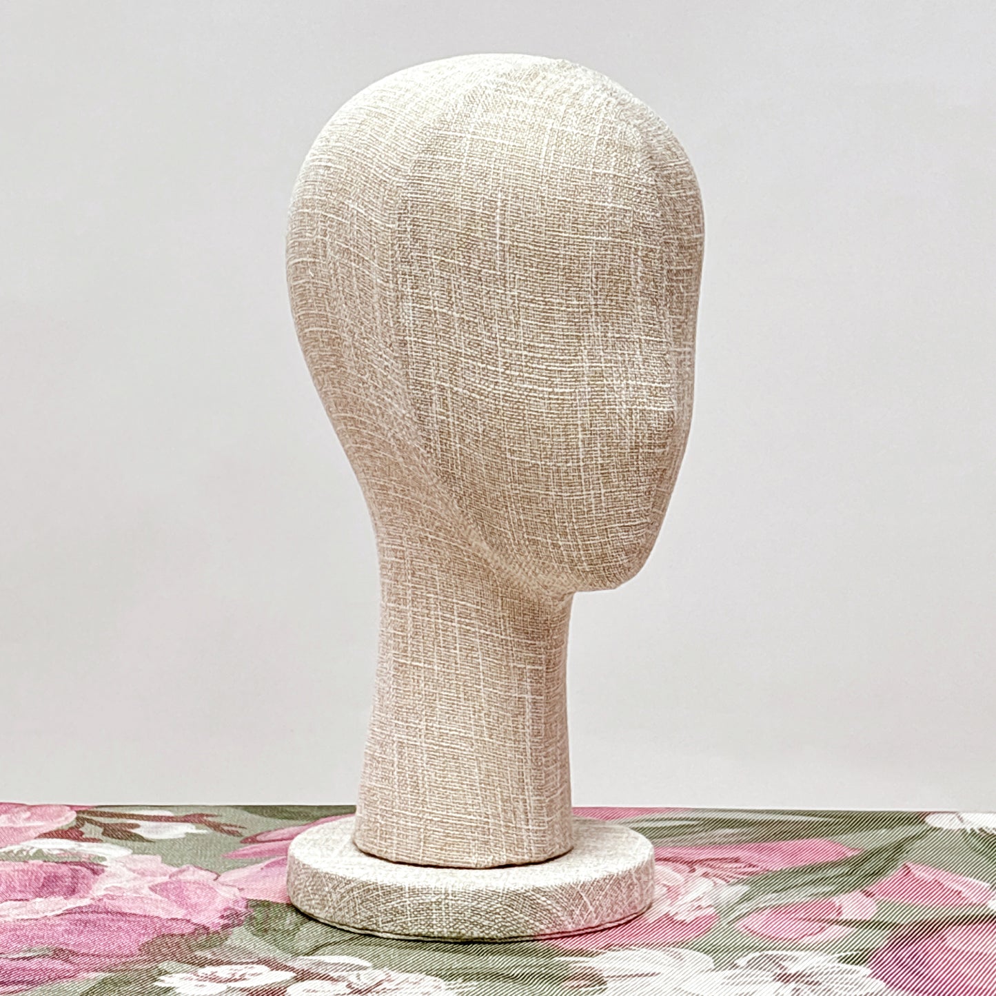 DE-LIANG Bamboo Linen Fabric Mannequin Head – Display Stand for Wigs/Hats /Jewelry