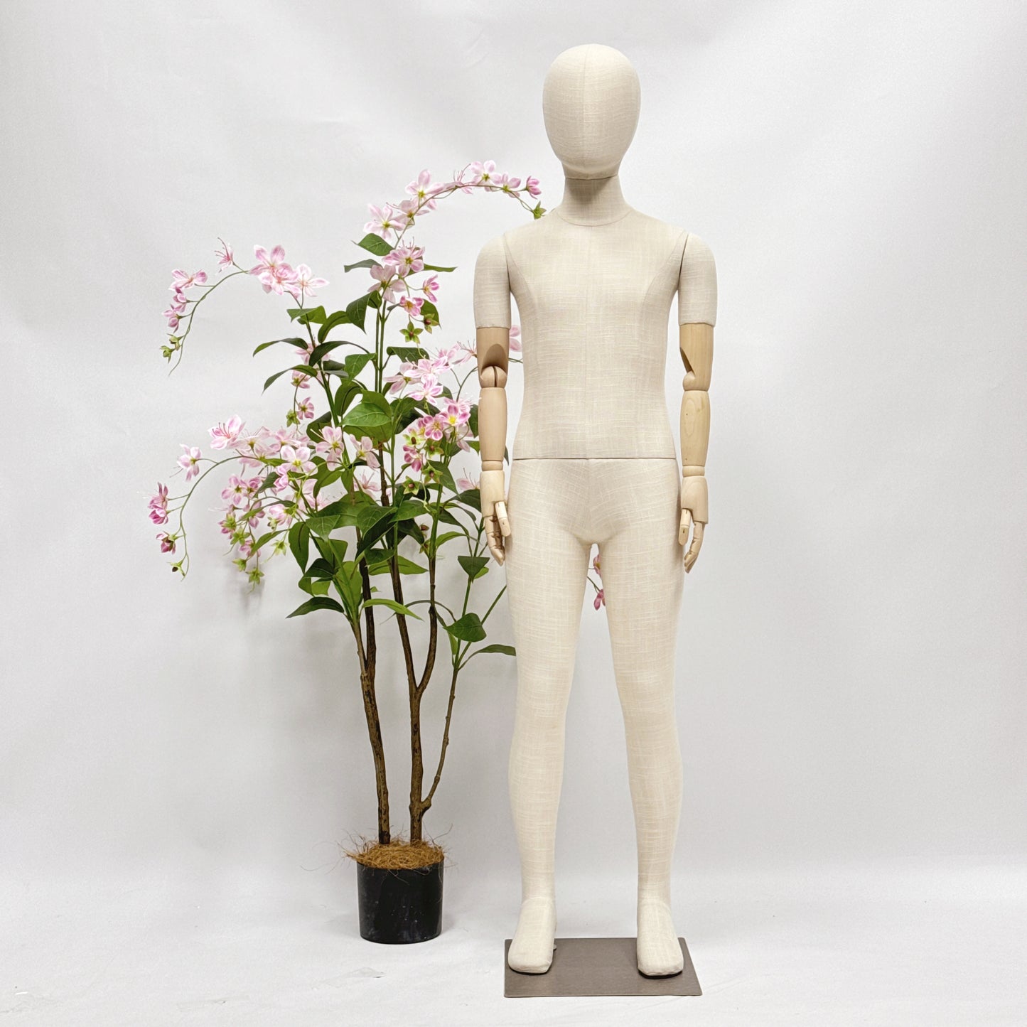 DE-LIANG Kids Mannequin Full Body Child Dress Form – Bamboo Linen Fabric Display Model with Adjustable Wooden Arms for Clothing/Boutique/Window/Retail Showcase