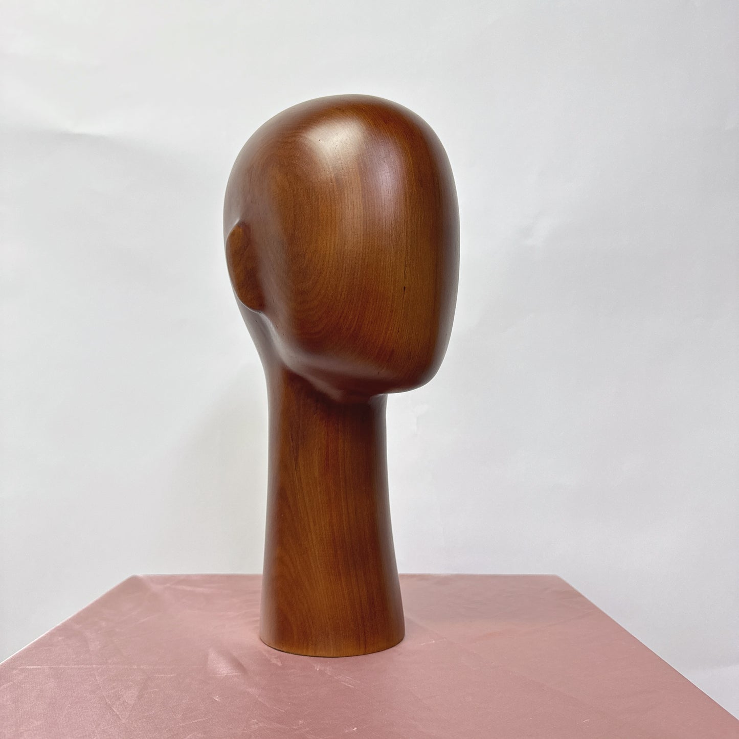 New Vintage Brown Wooden Head Mannequin, Solid Wood Hand Head Dress Form With Ear, Hat Wig Display Wood Mannequin ModelWiden Base, 32/37CM DE-LIANG