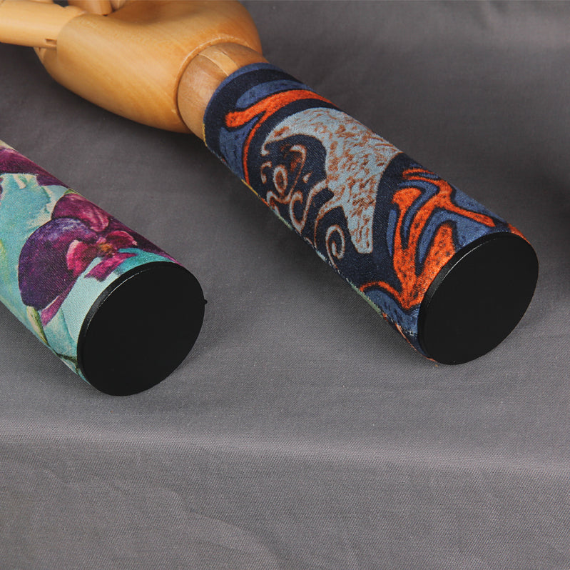 Female Wooden Hand Manikin,Drawing Figure Model,Cartoon Sketch Hand Mannequin Covered with Cloth,Fashion Prop for Jewelry Store Window Display De-Liang Dress Forms