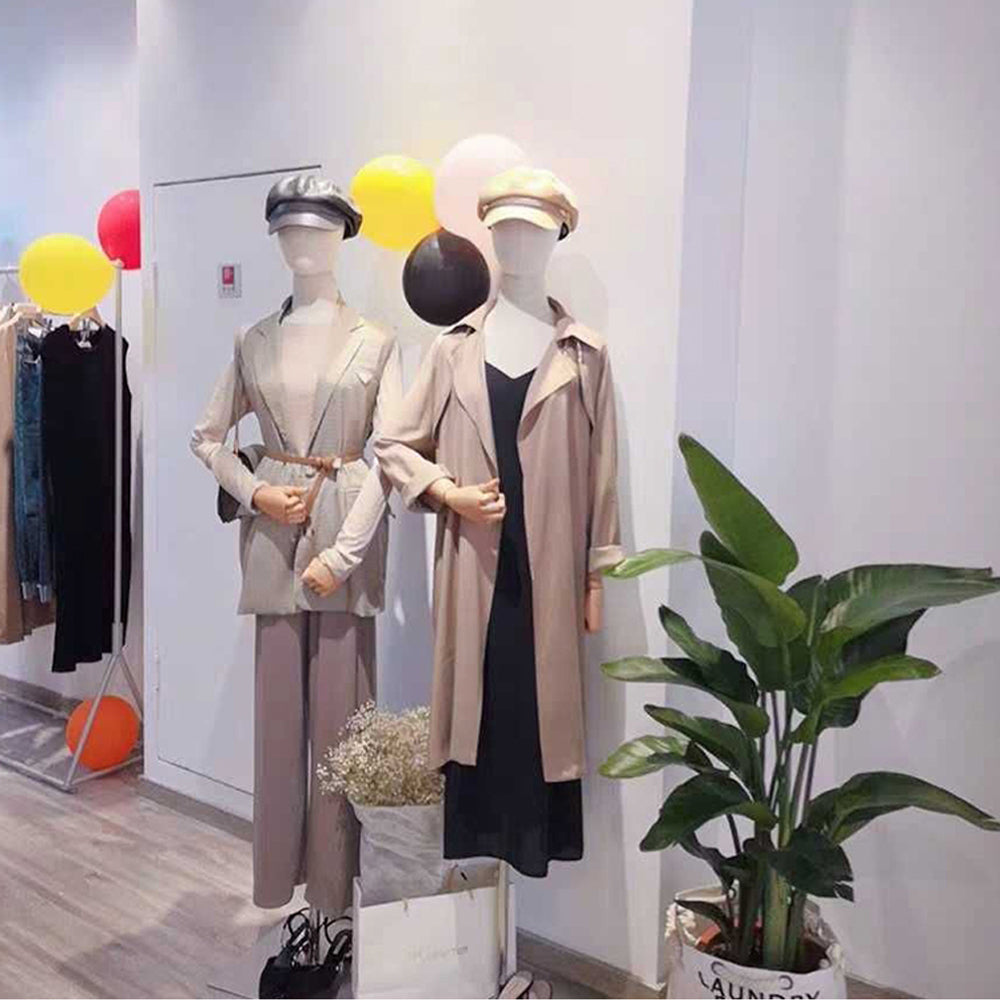 DE-LIANG Female Half Body Mannequin,Adult Women Torso Dress Form/Hanger for Clothes Display, Metal Rack for Shoes and Bags Display DE-LIANG