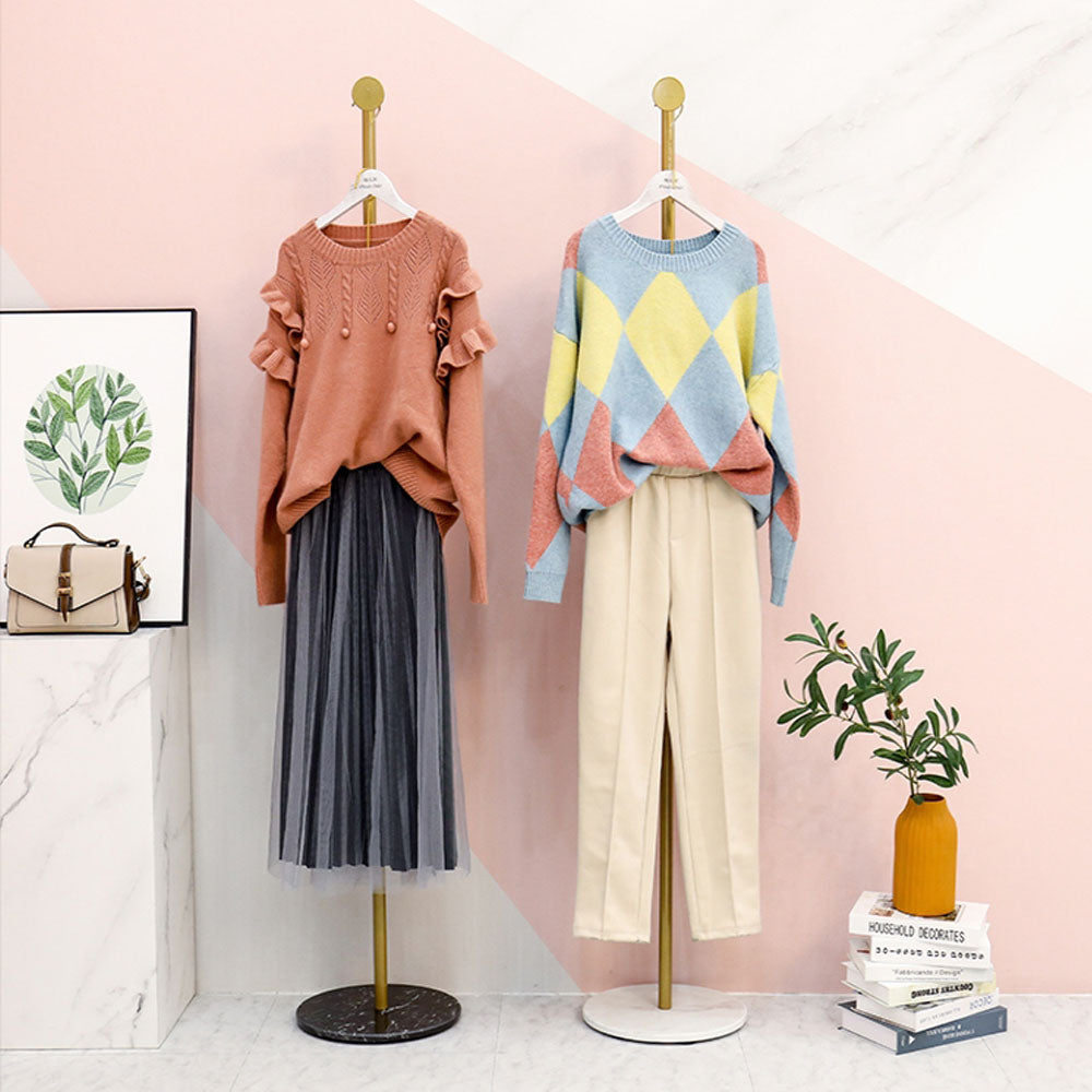 Shopping Mall Window Display Rack,High Grade Clothing Shop Decoration Props Torso, Golden Metal Rack for Shoes and Bags Display DE-LIANG