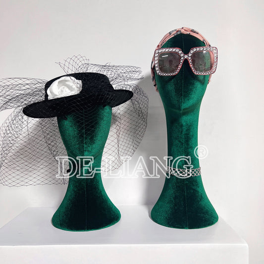 The DE-LIANG Green Velvet Head Mannequin: A Display Stand That Elevates Style with Every Detail