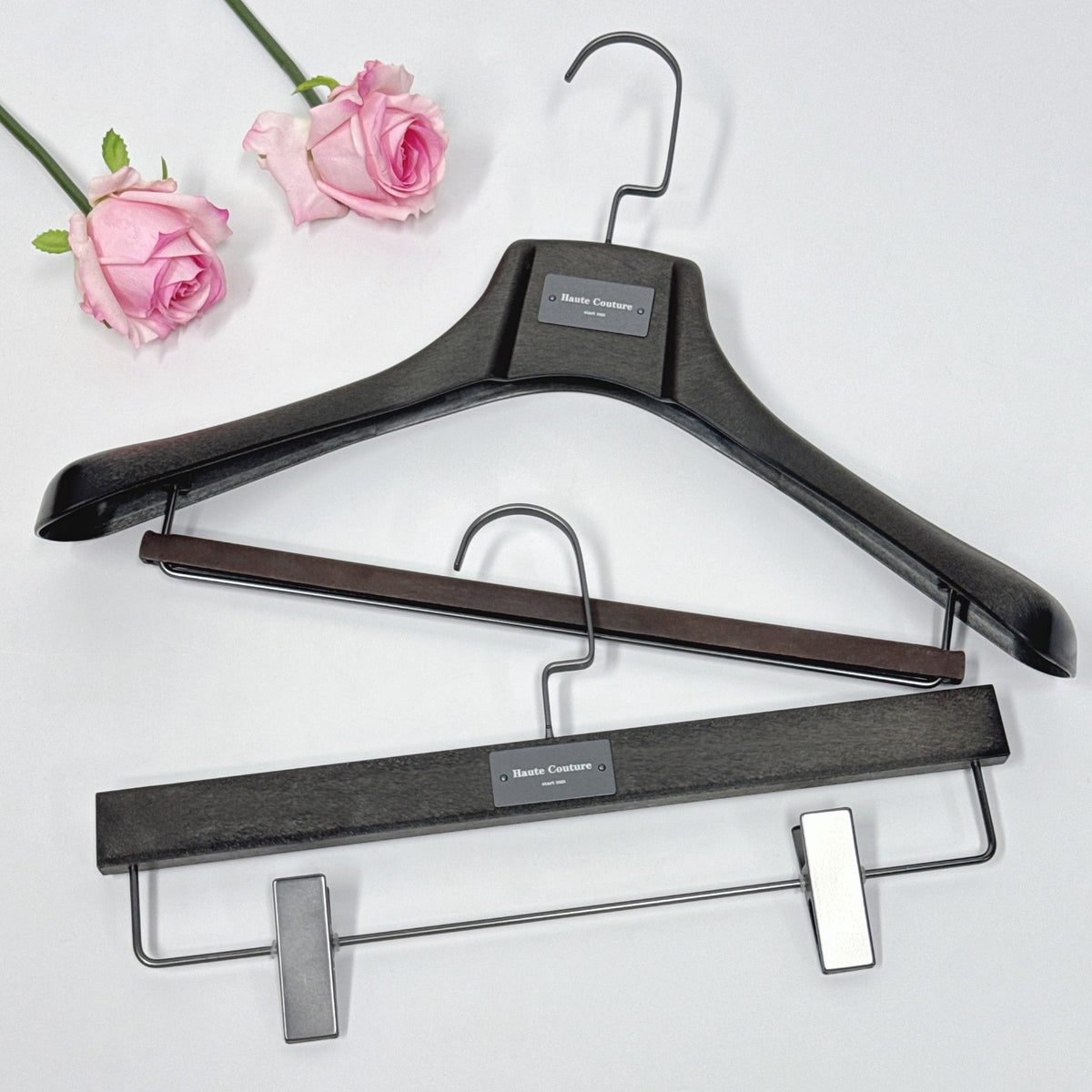 Upgrade Your Wardrobe Essentials – DE-LIANG Black Suit Hanger with Custom Logo