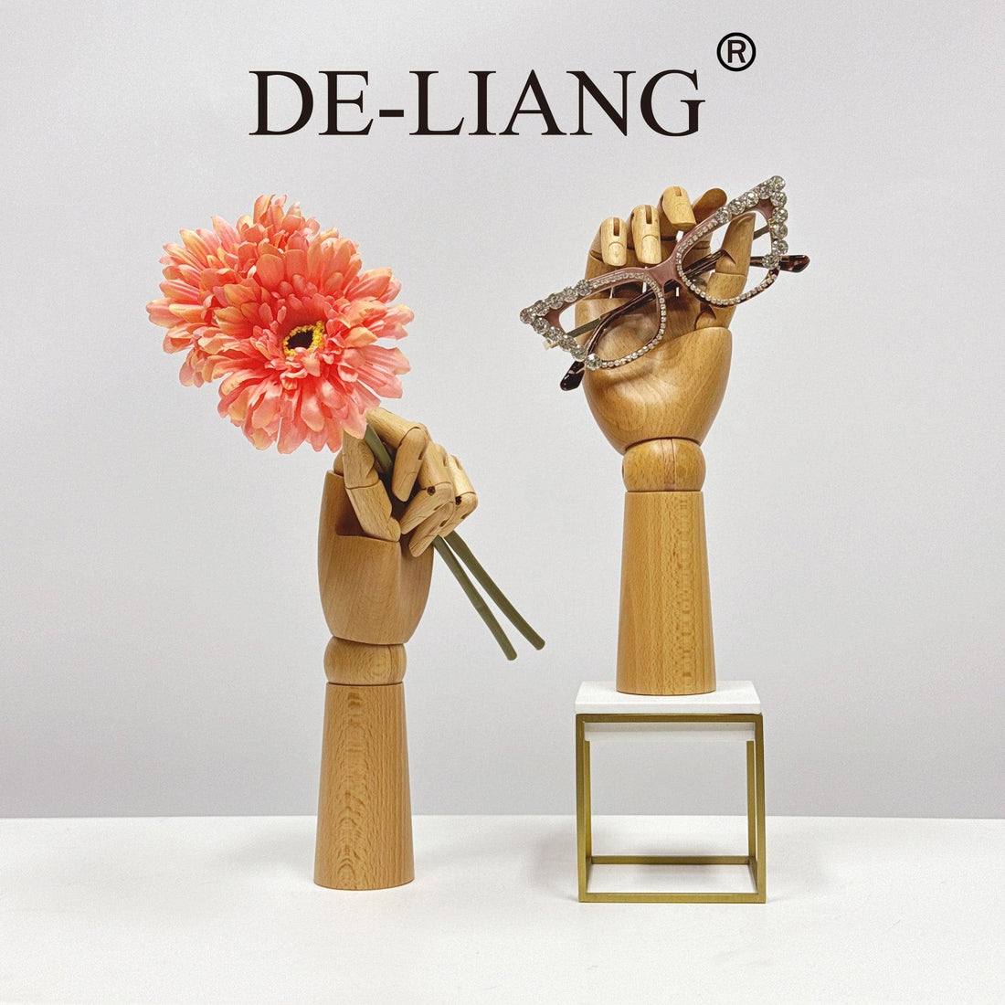 How to find a cheap and good quality wooden hand?Come and look our DE-LIANG DRESS FORM