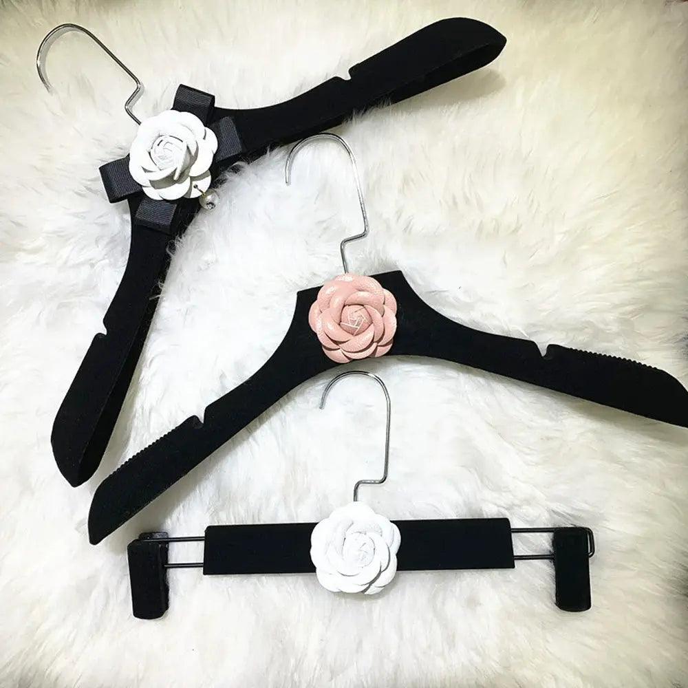Luxury Flocking Velvet Hanger-Black Velvet Hanger with Rose for Coat Pants Trouser,-Men Woman Wedding Dress Bridal Veil Clothing Hanger DL2433