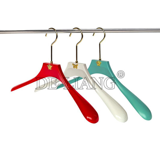 Discover the DE-LIANG Acrylic Hanger: Style and Strength for Your Store