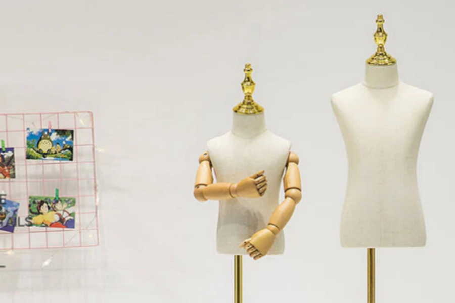 How to Perfectly Display Kids’ Outfits with a Stylish Adjustable Mannequin？