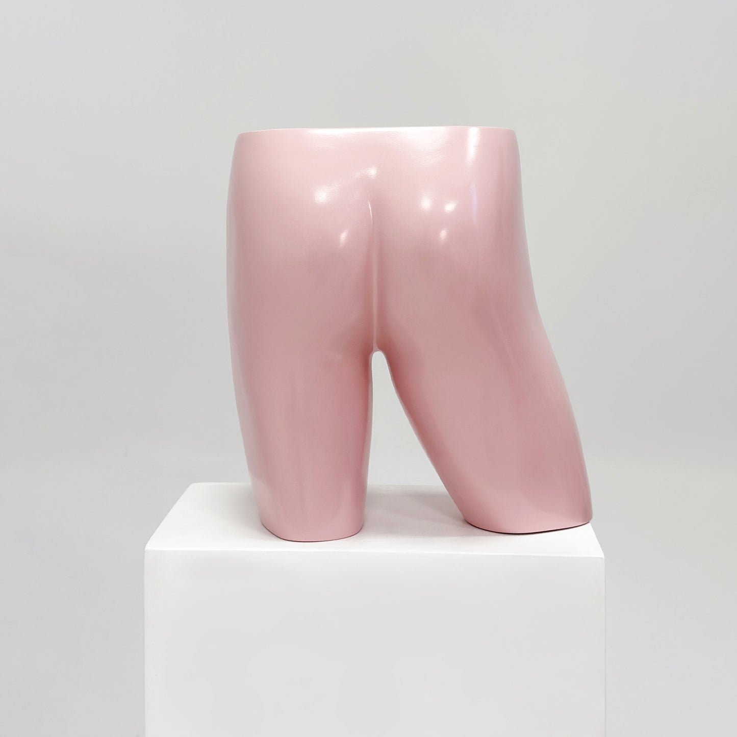 DE-LIANG Female Hip Mannequin – Fiberglass Torso Form for Panties & Swimwear Display