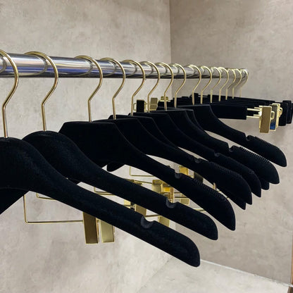 DE-LIANG Premium Black Velvet Non-Slip Clothes & Pants Hangers | Suits Dresses | Gold Hook