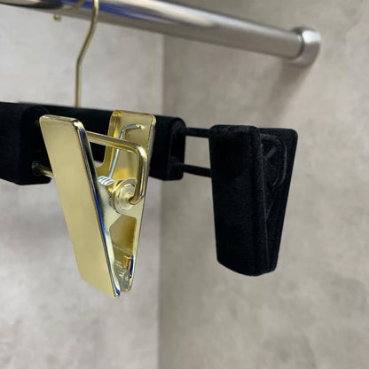DE-LIANG Premium Black Velvet Non-Slip Clothes & Pants Hangers | Suits Dresses | Gold Hook