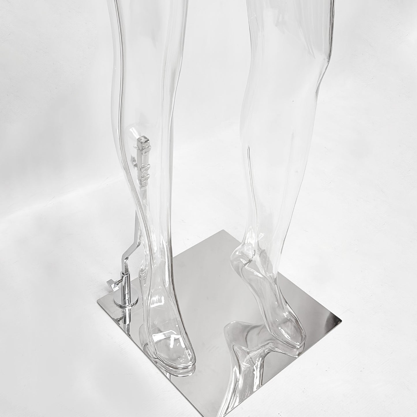 DE-LIANG Transparent Female Mannequin Full Body PE Display for Retail Store Photography