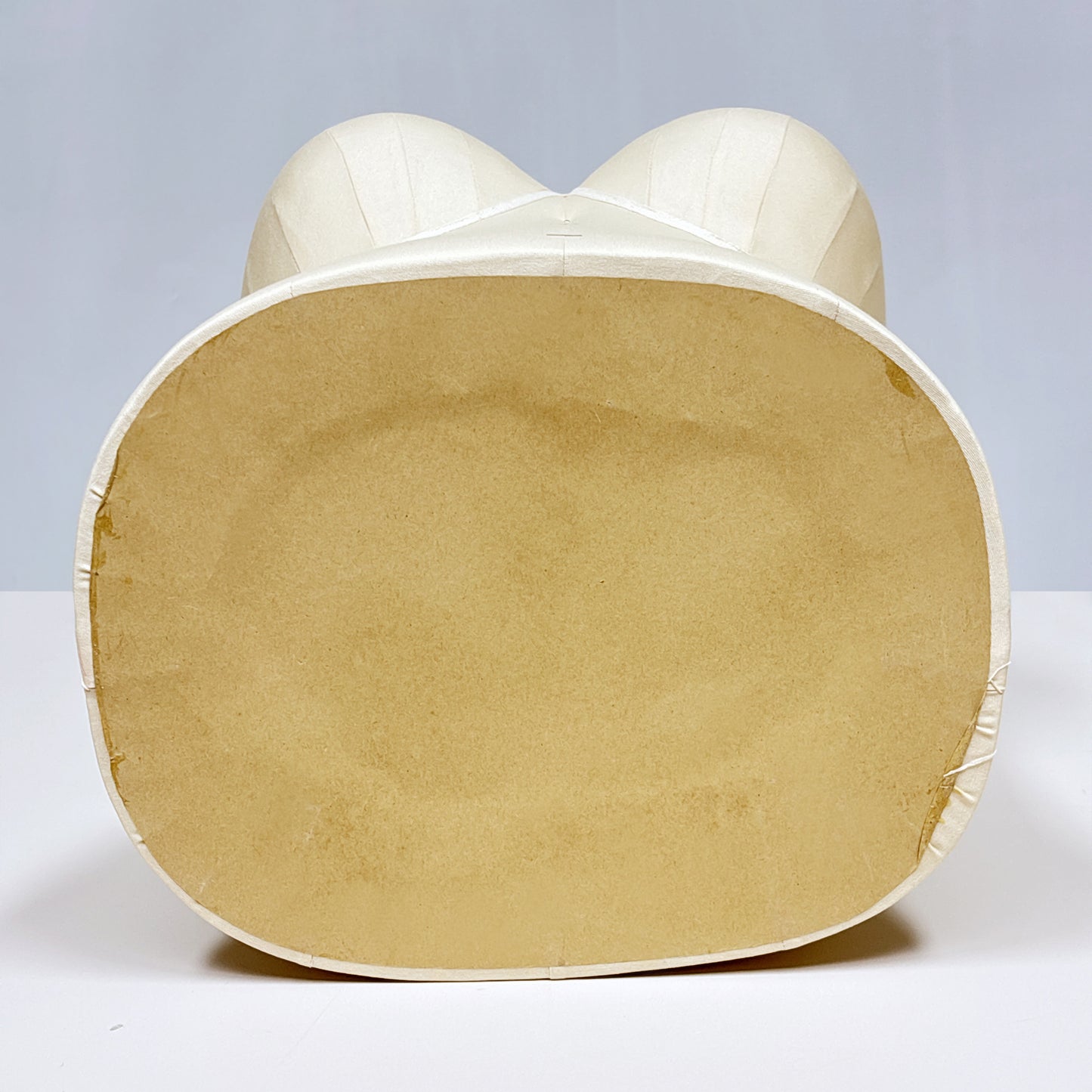 DE-LIANG Mannequin de luxe pour femme grande taille avec bras dorés, mannequin de présentation de torse en daim rose, modèle de présentation de torse de mannequin grande taille