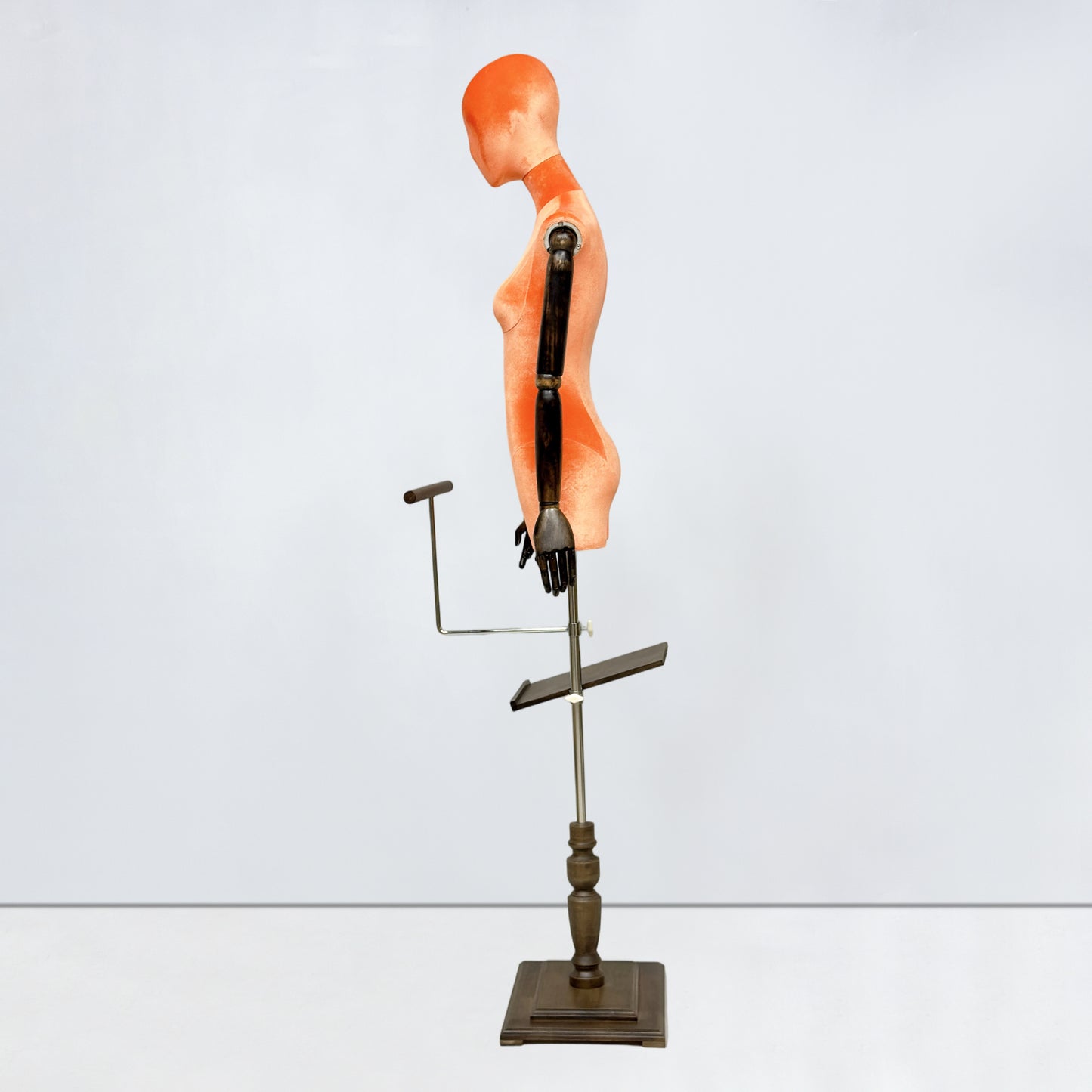 DE-LIANG Velvet Half Body Mannequin for Clothing Boutique & Retail Display | 4 Colors