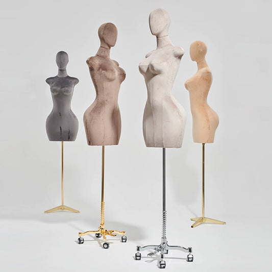 DE-LIANG Maniquí femenino de lujo de talla grande con brazos dorados, maniquí de torso de gamuza rosa, modelo de exhibición de torso de maniquí de talla grande