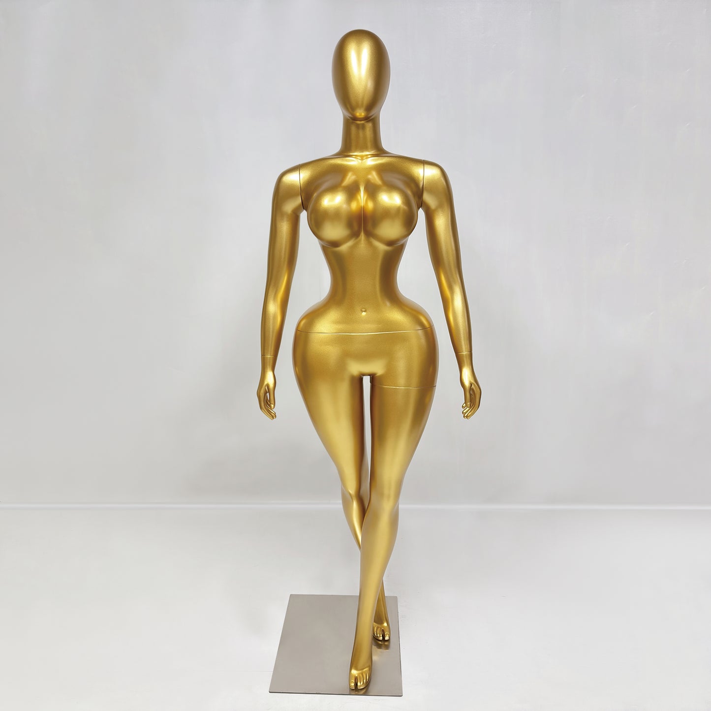 luxury-gold-female-mannequin-hourglass-figure-for-couture-display