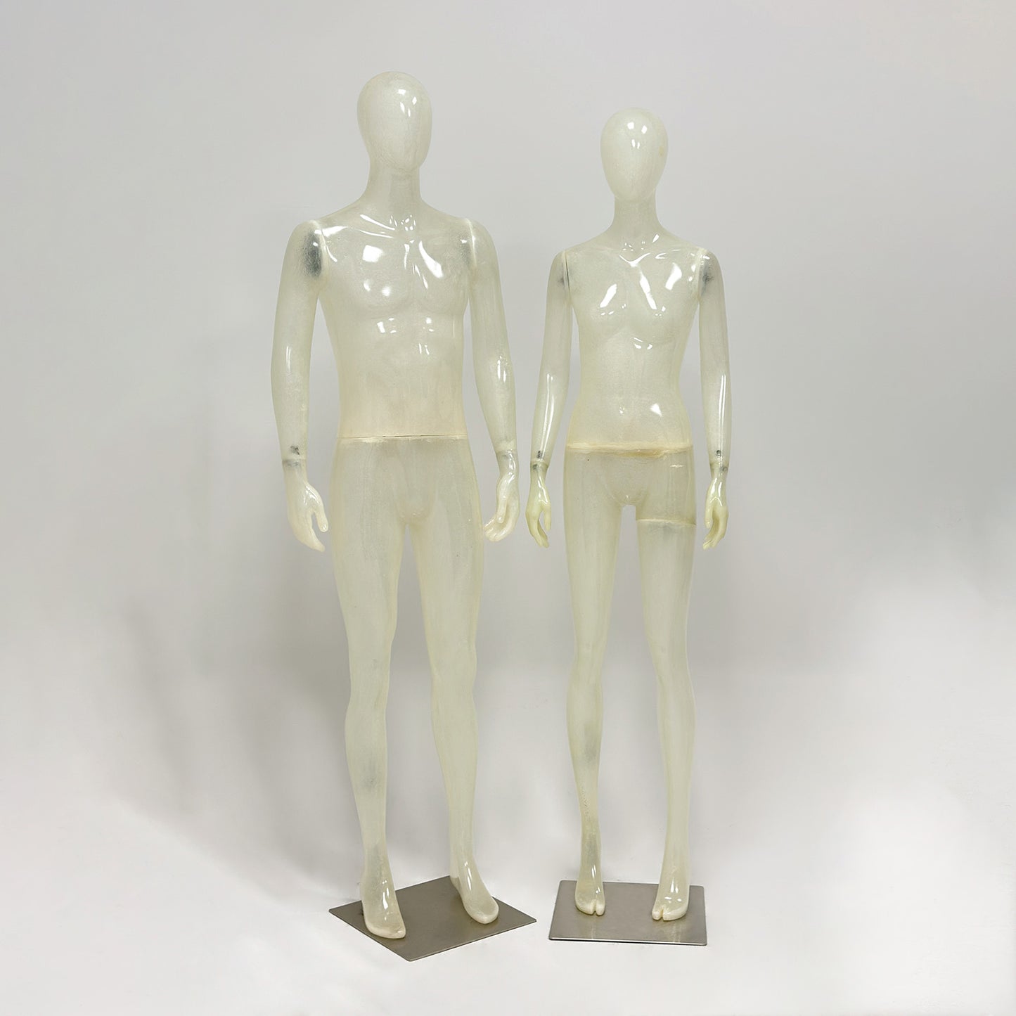 DE-LIANG Male Transparent Fiberglass Mannequin with Silver Brushed Square Base