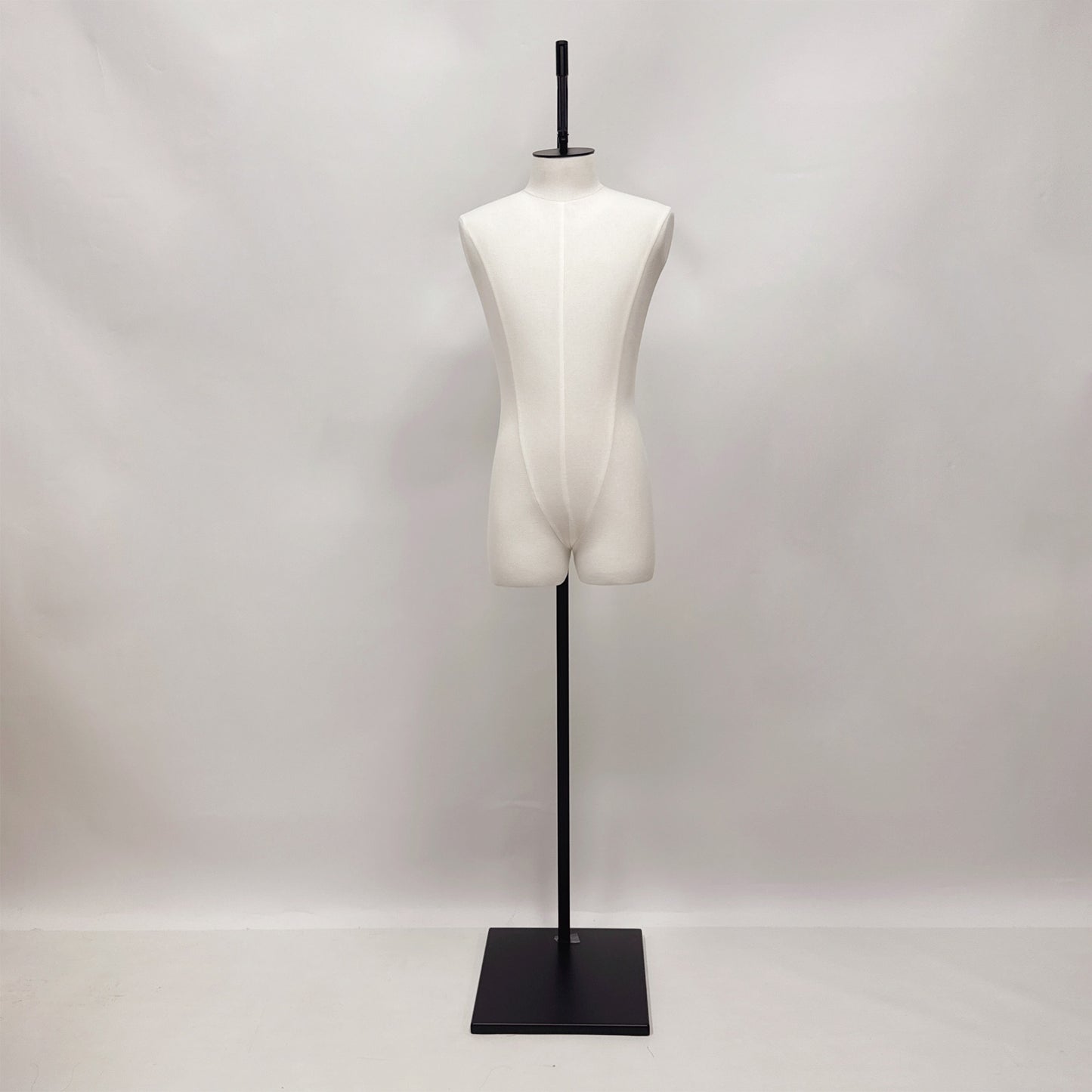 Male bust dummy mannequin for fashion display