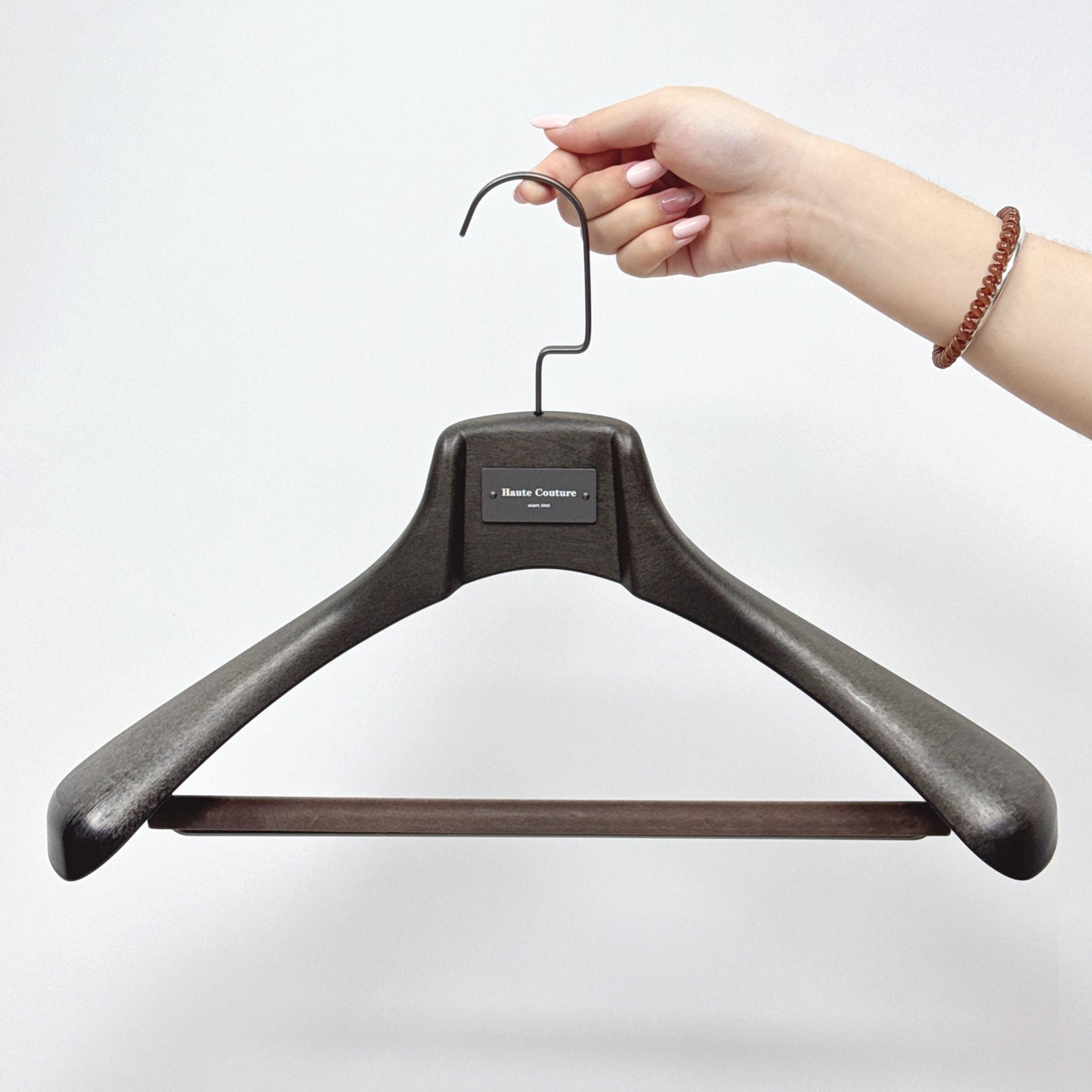 DE-LIANG Black Plastic Suit Hanger with Crossbar – Heavy-Duty Clothes & Coat Hanger for Jackets, Pants, and Suits, Custom Logo Available
