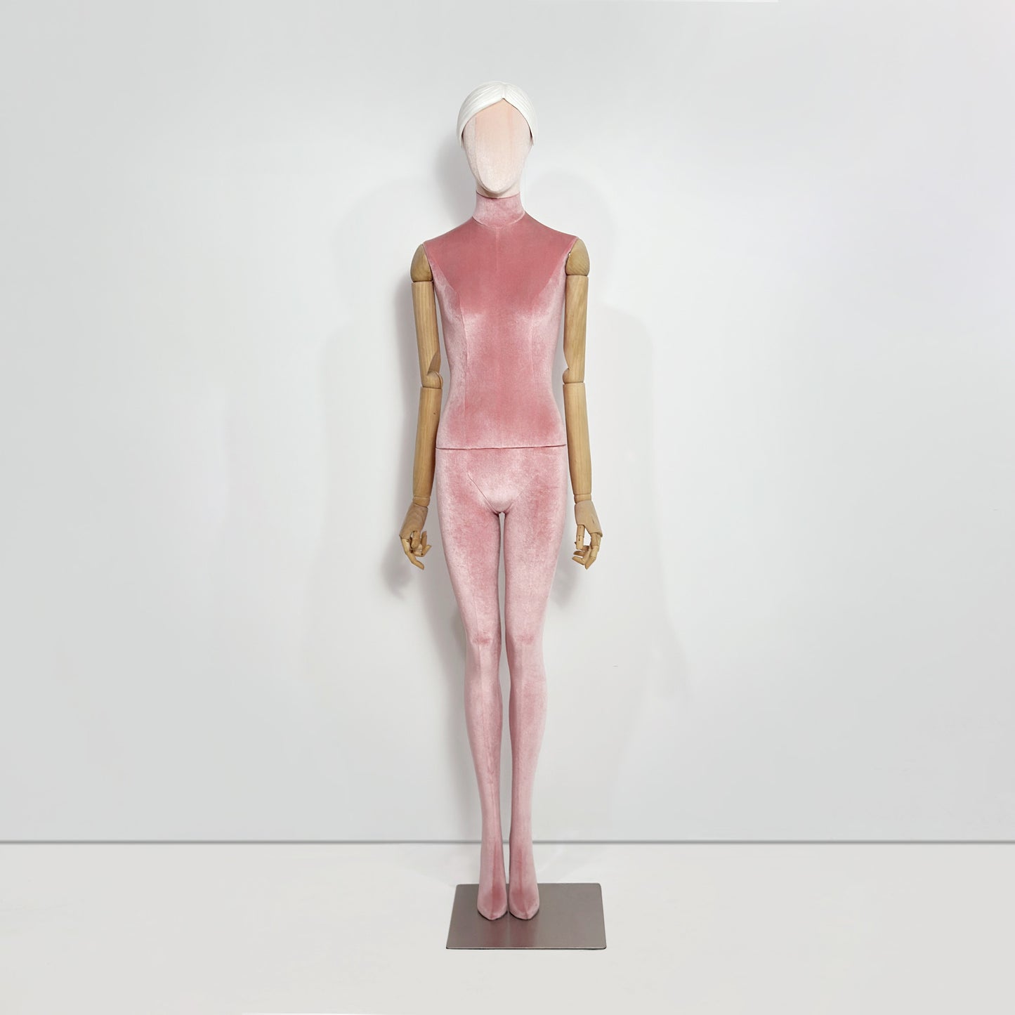 DE-LIANG Full Body Fabric Velvet Flocked Mannequin for Retail Boutique Window Displays