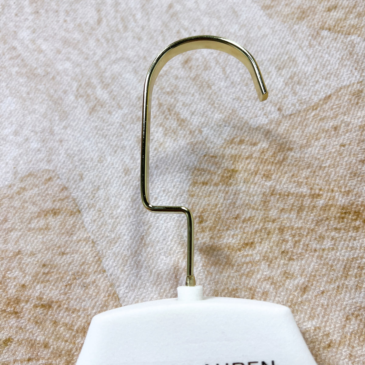 DE-LIANG White Velvet Plastic Hanger for Coat Pants Trouser, Men Woman Wedding dress bridal veil clothing hanger, velvet hanger customize（50PCS) DE-LIANG