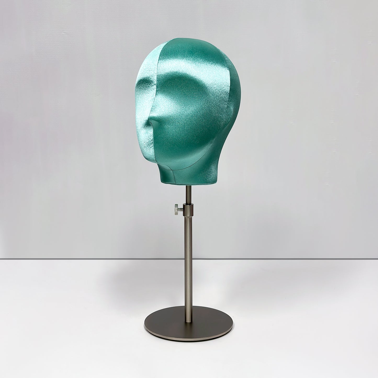 DE-LIANG Plus Size Female Silk Mannequin Head with Adjustable Stand for Wigs & Hats