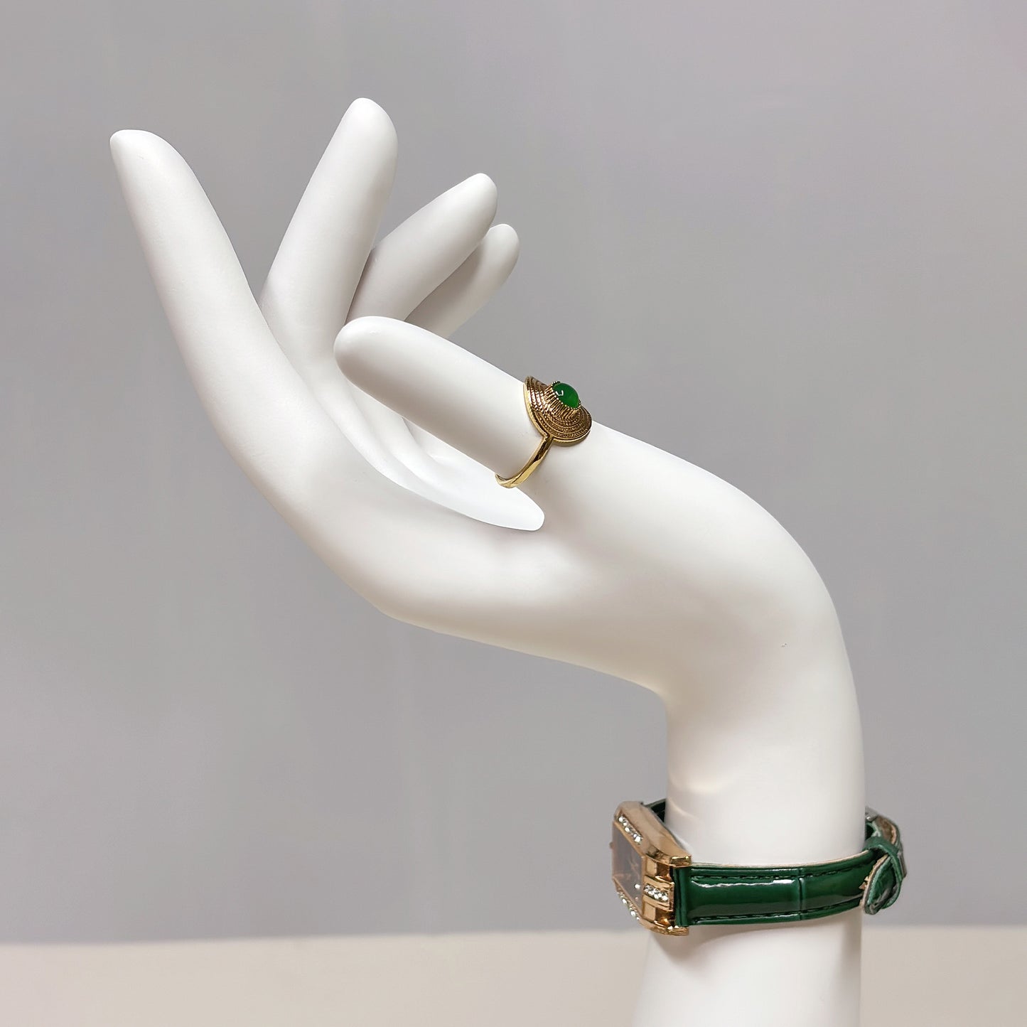DE-LIANG White Plastic Mannequin Hand: Jewelry Display, Wig/Hat Stand
