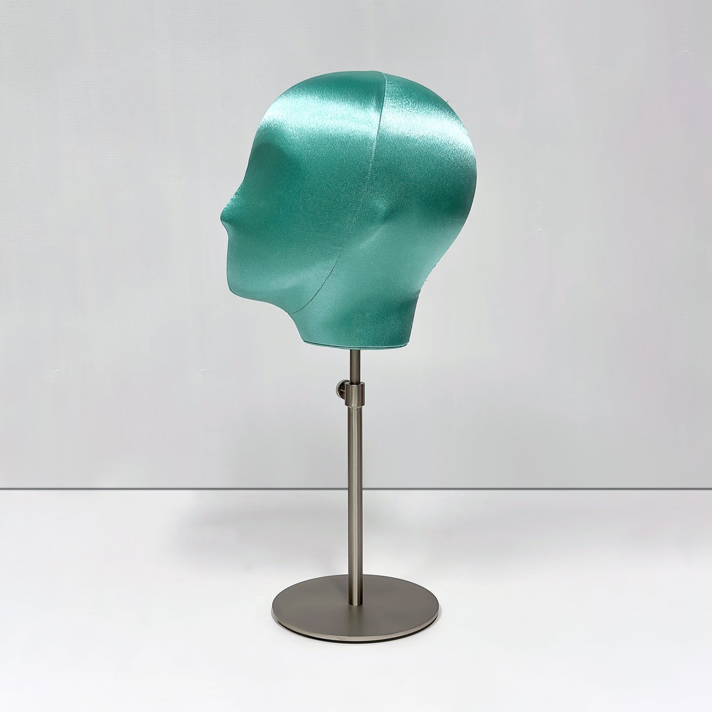 DE-LIANG Plus Size Female Silk Mannequin Head with Adjustable Stand for Wigs & Hats