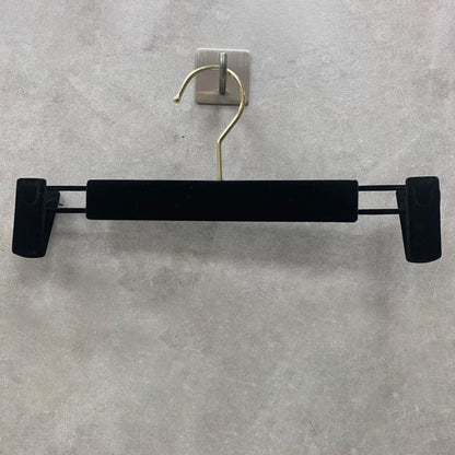 DE-LIANG Premium Black Velvet Non-Slip Clothes & Pants Hangers | Suits Dresses | Gold Hook