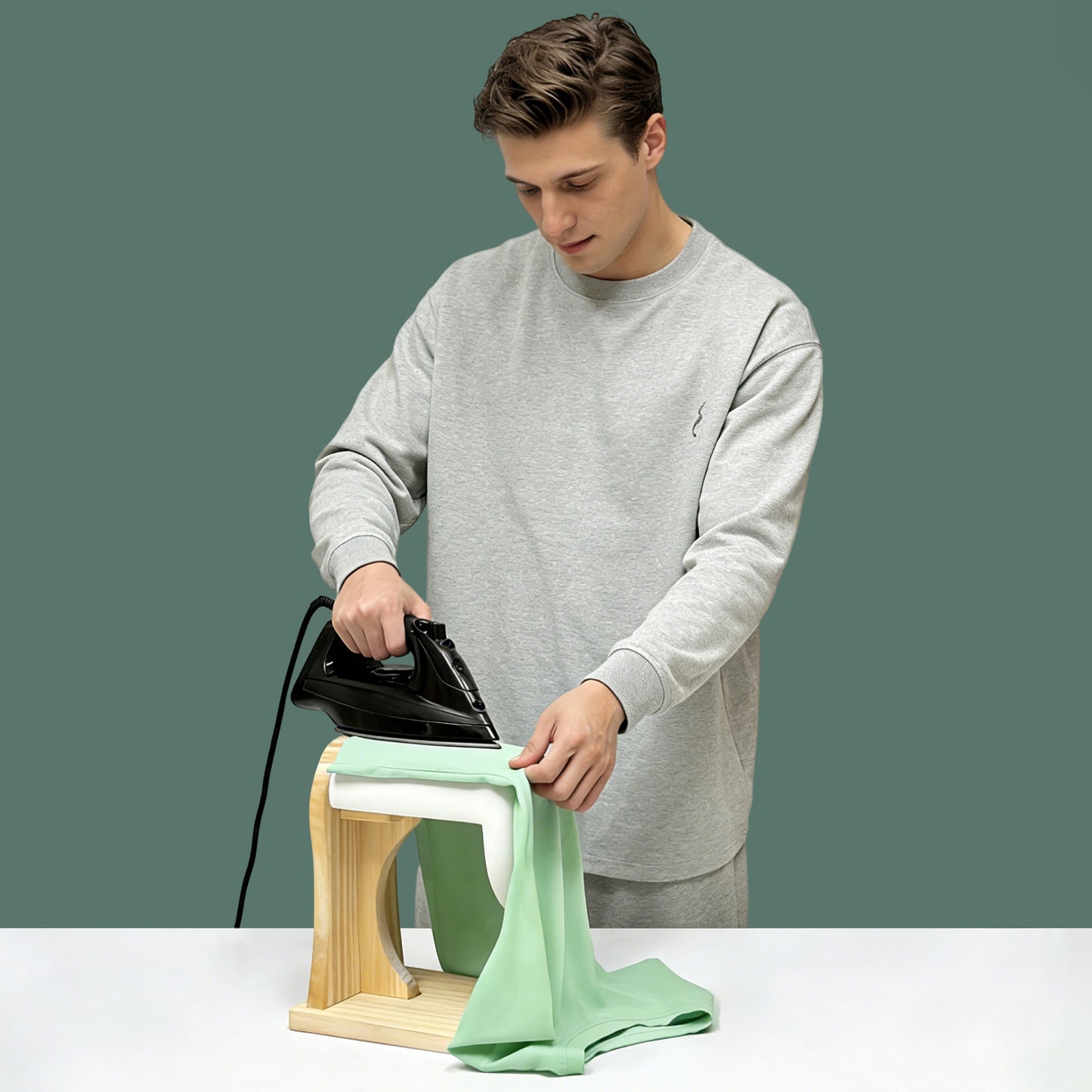 DE-LIANG Shoulder Ironing Board – Sleeve Press with Pine Wood Base & Cotton Cover