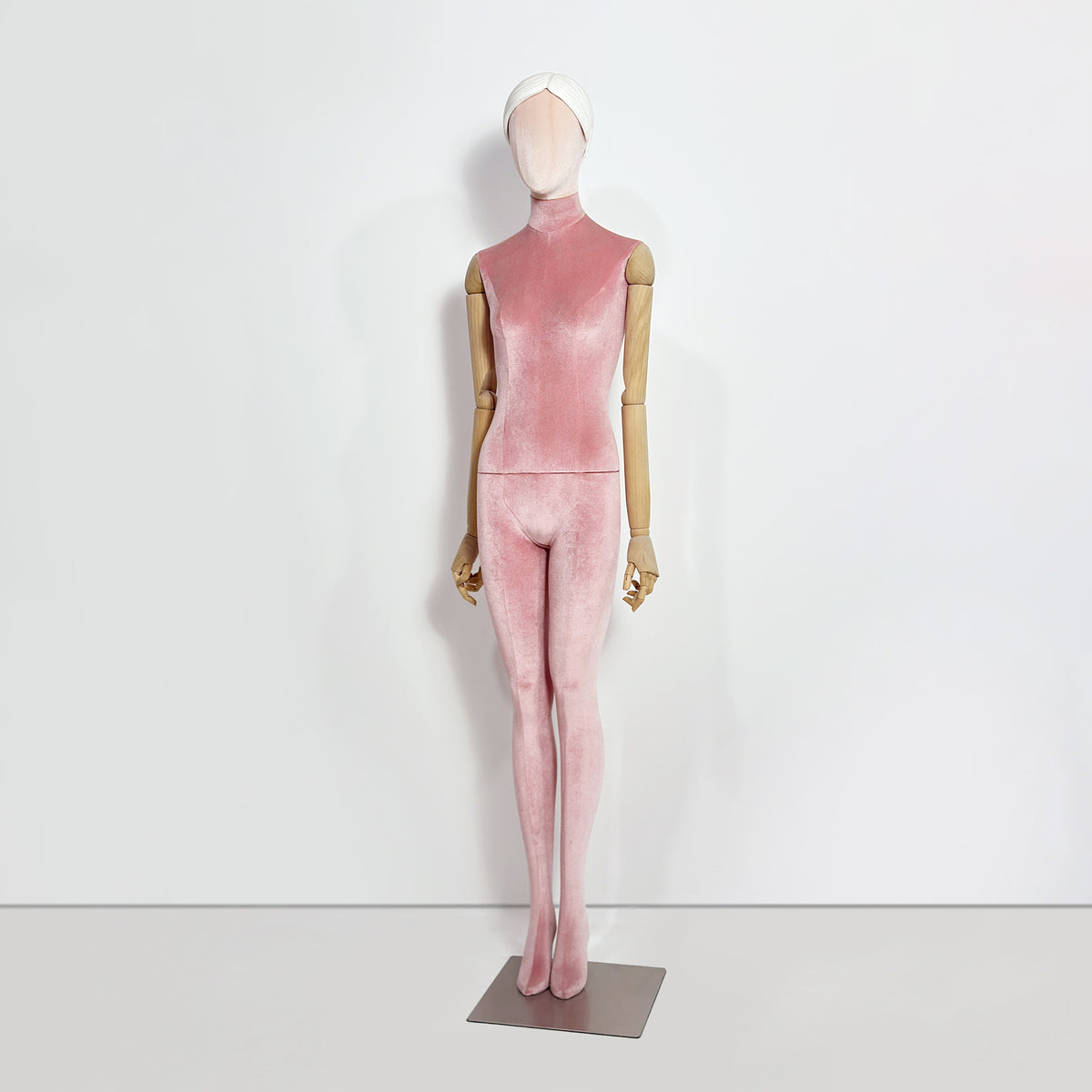 DE-LIANG Full Body Fabric Velvet Flocked Mannequin for Retail Boutique Window Displays