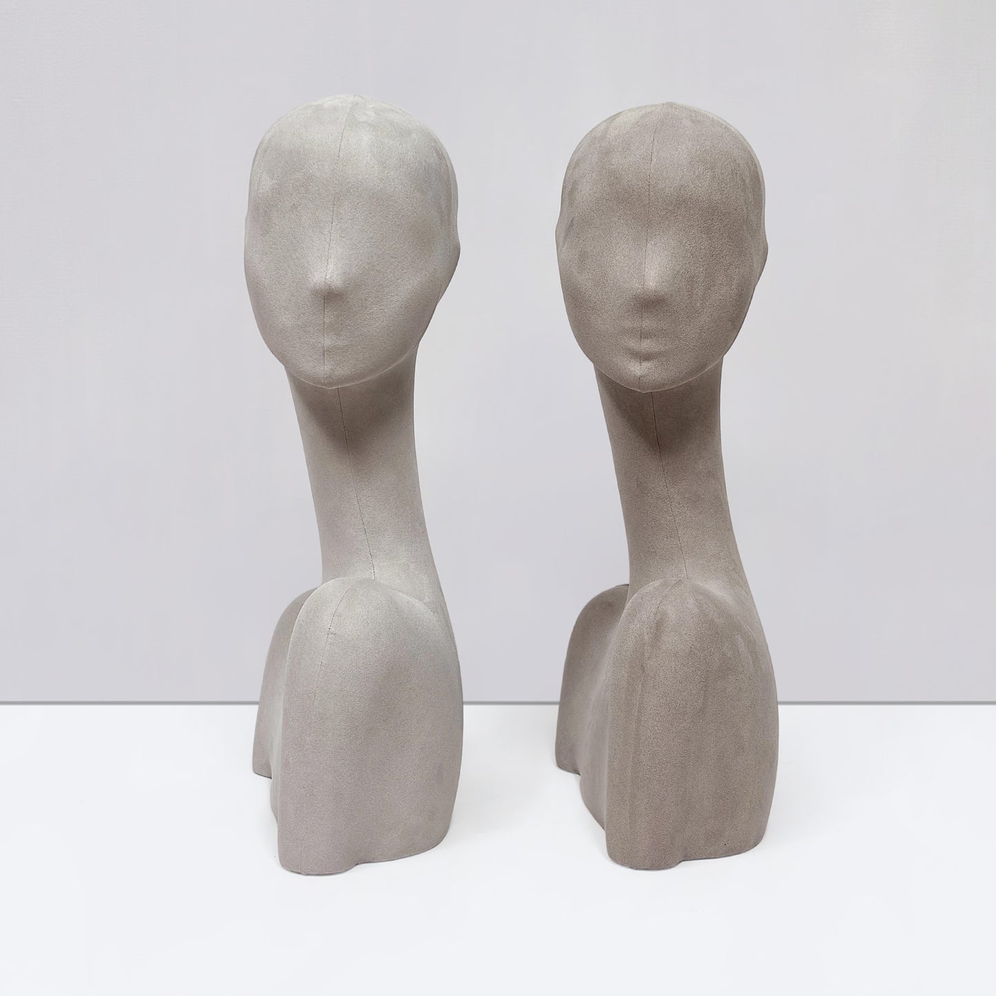 DE-LIANG Swan Neck Velvet Mannequin Head, Fiberglass Wig & Jewelry Display