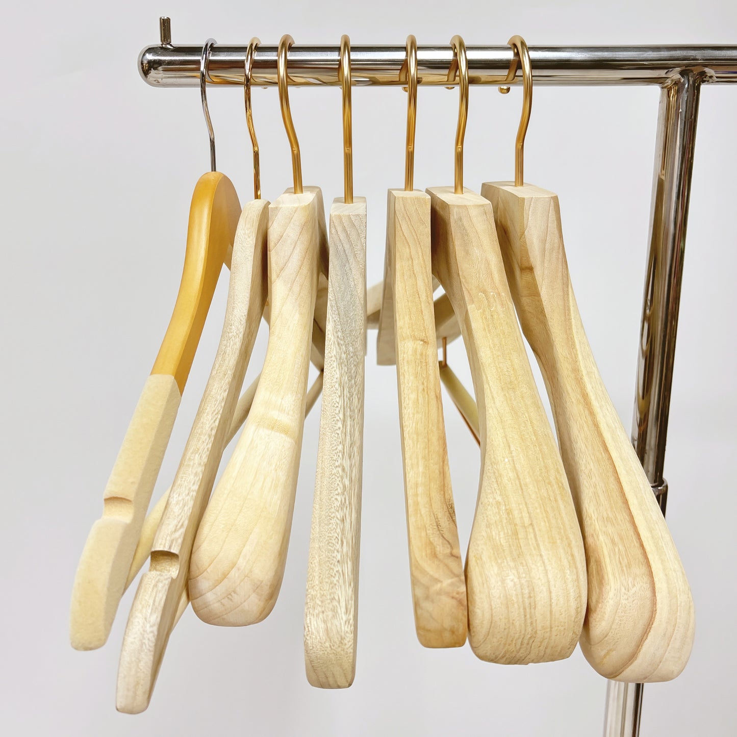 Natural Camphor Wood Hanger Wardrobe Clothing Store Home Suit Clothes Hanging Non-Slip Hanger ,Smooth White Finish Wooden Dress Hangers50pcs