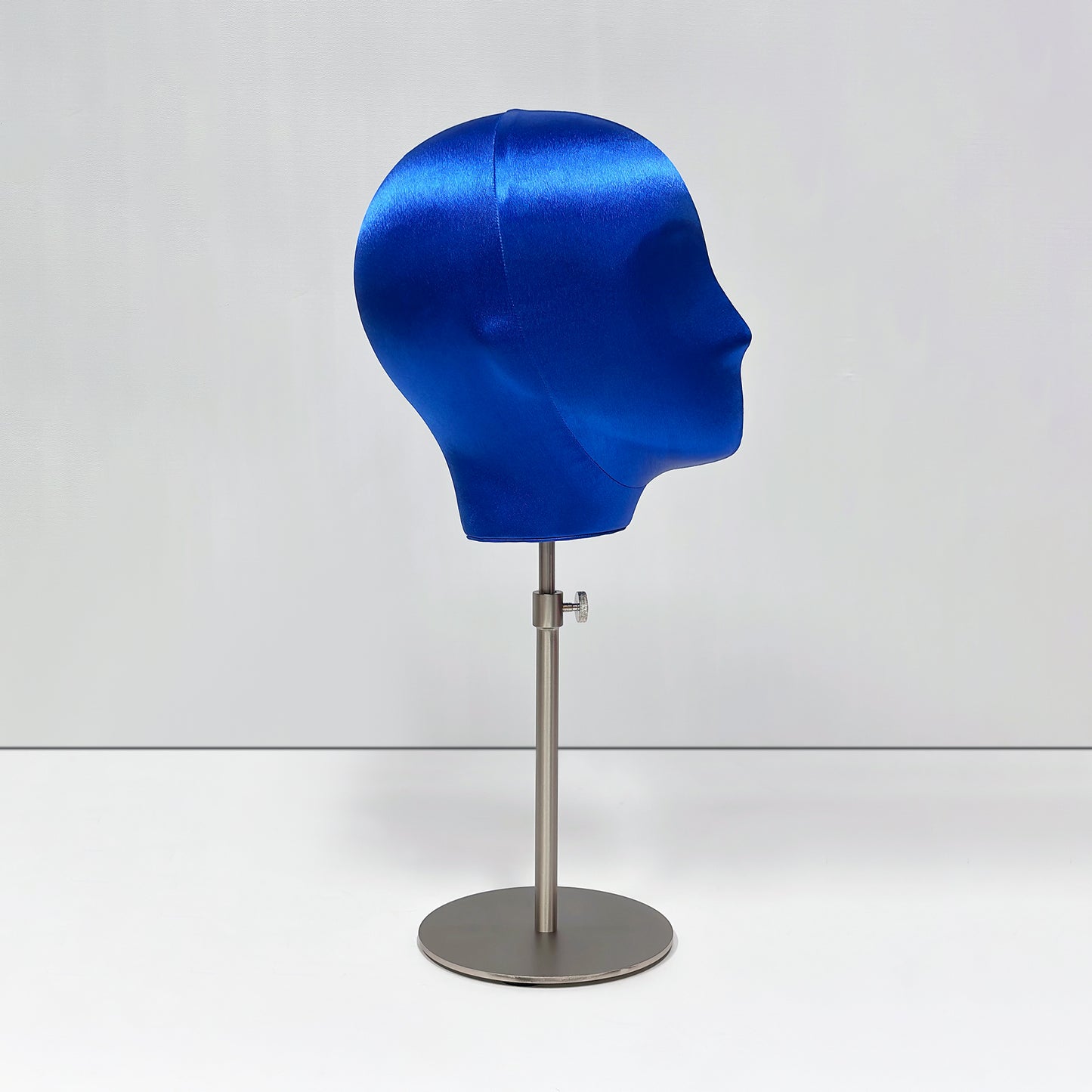 DE-LIANG Plus Size Female Silk Mannequin Head with Adjustable Stand for Wigs & Hats