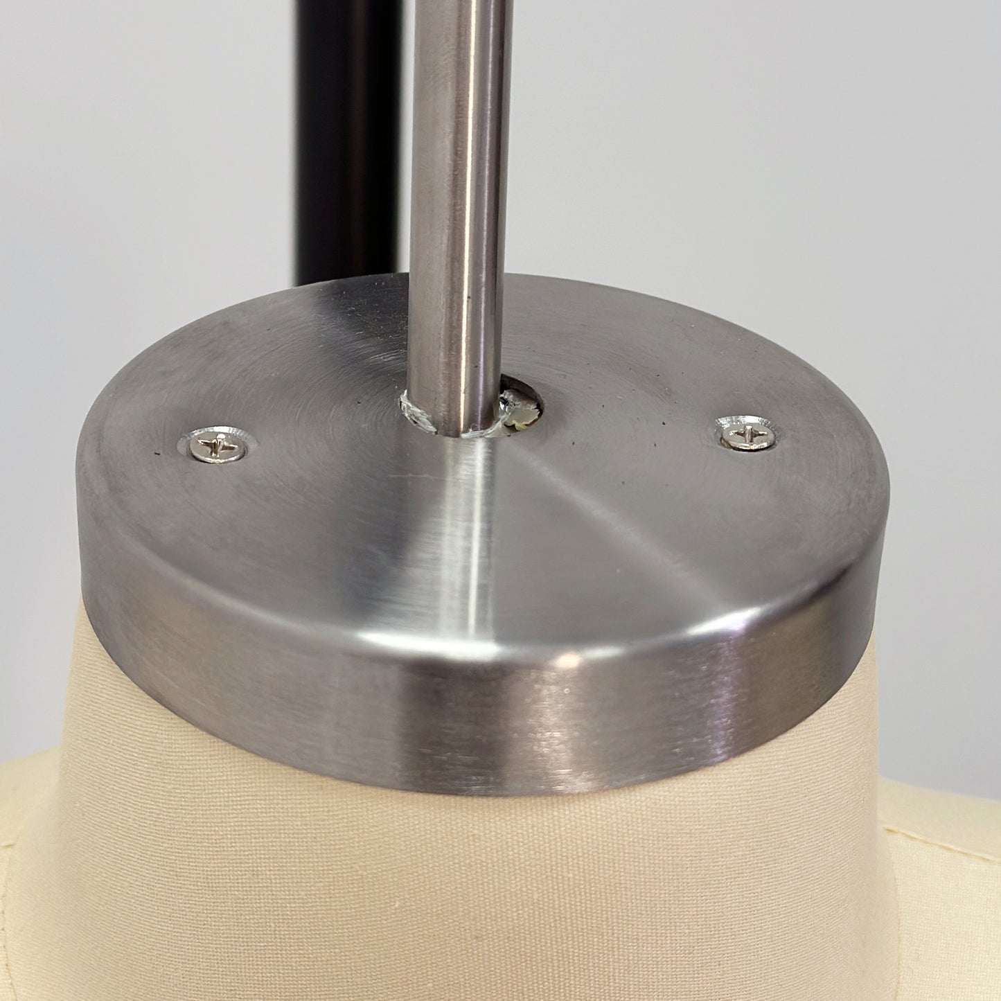 DE-LIANG Professional 34C Female Dress Form with Marking Lines – Fiberglass Tailor Dummy for Draping (Torso Only)