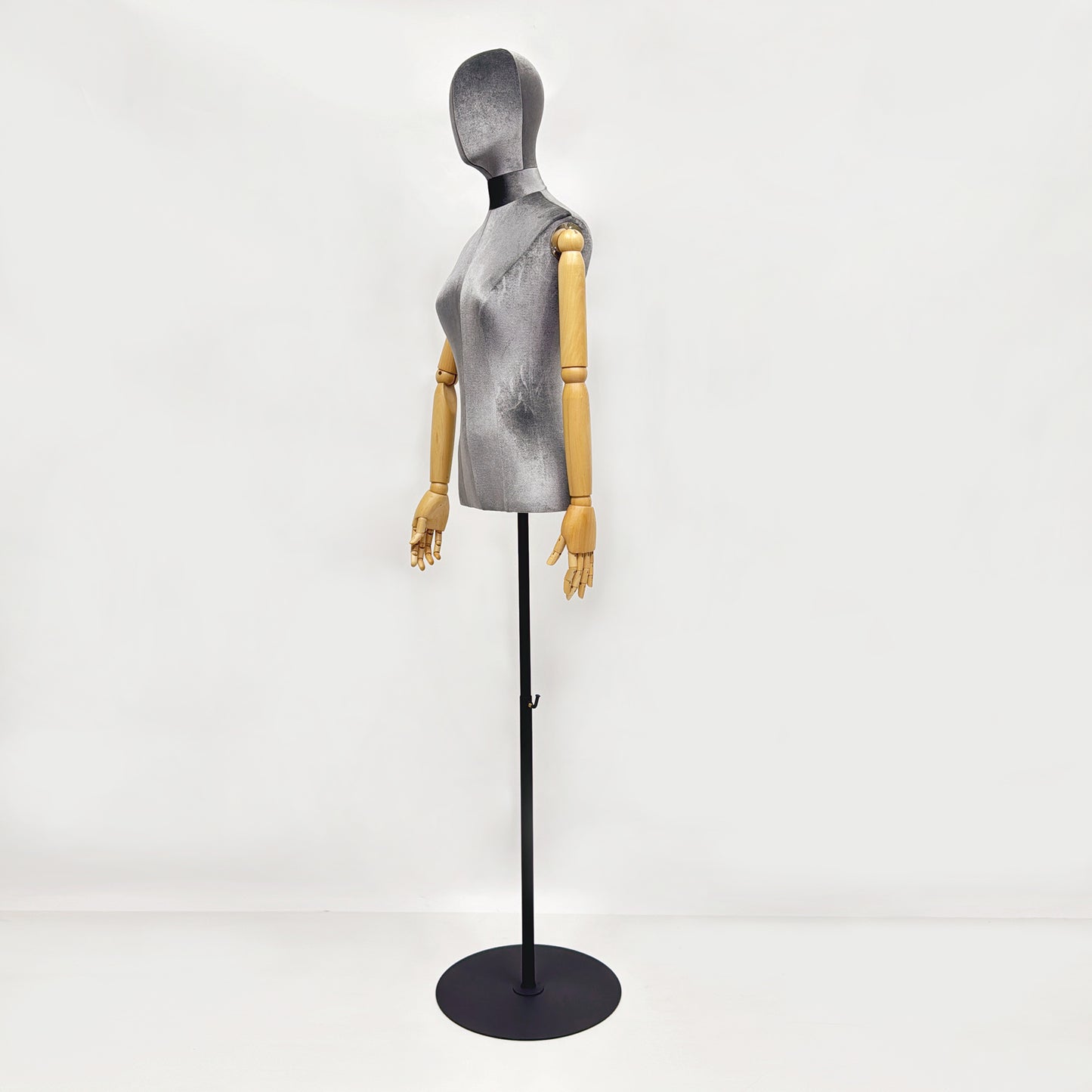 Maniquí de exhibición de medio cuerpo de terciopelo, torso femenino, modelo de maniquí de tela de terciopelo para exhibición en boutique, torso de maniquí con brazo flexible.