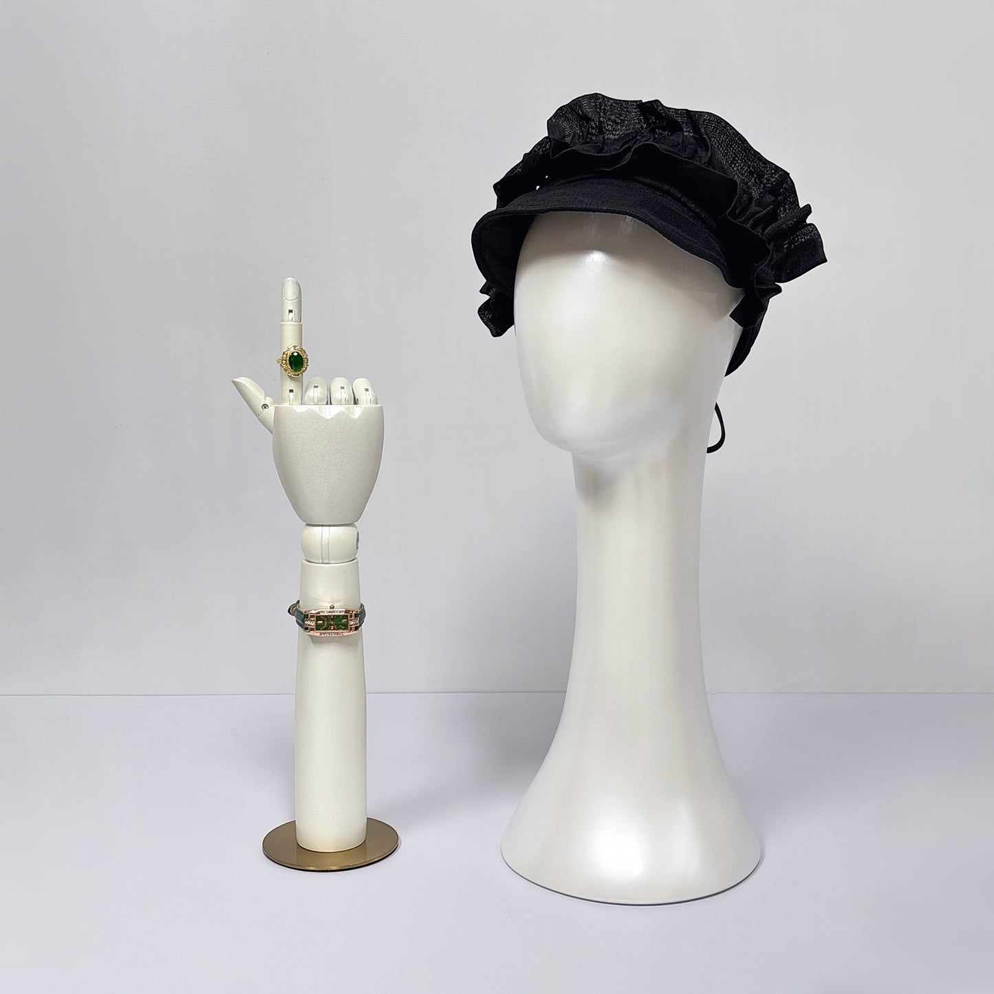 DE-LIANG Pearlescent Mannequin Head & Wooden Hand Display Set for Jewelry, Fashion & Retail