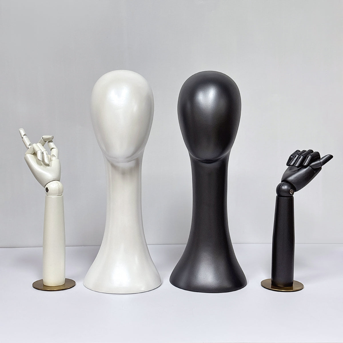 DE-LIANG Pearlescent Mannequin Head & Wooden Hand Display Set for Jewelry, Fashion & Retail