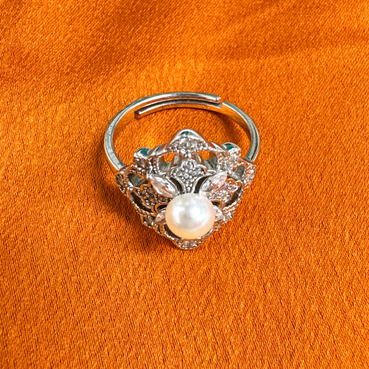 Handmade feather pearl brooch, women's brooches pins, jewelry ring, mother's day gifts, dress accessories,silver feathers broaches crafts DE-LIANG